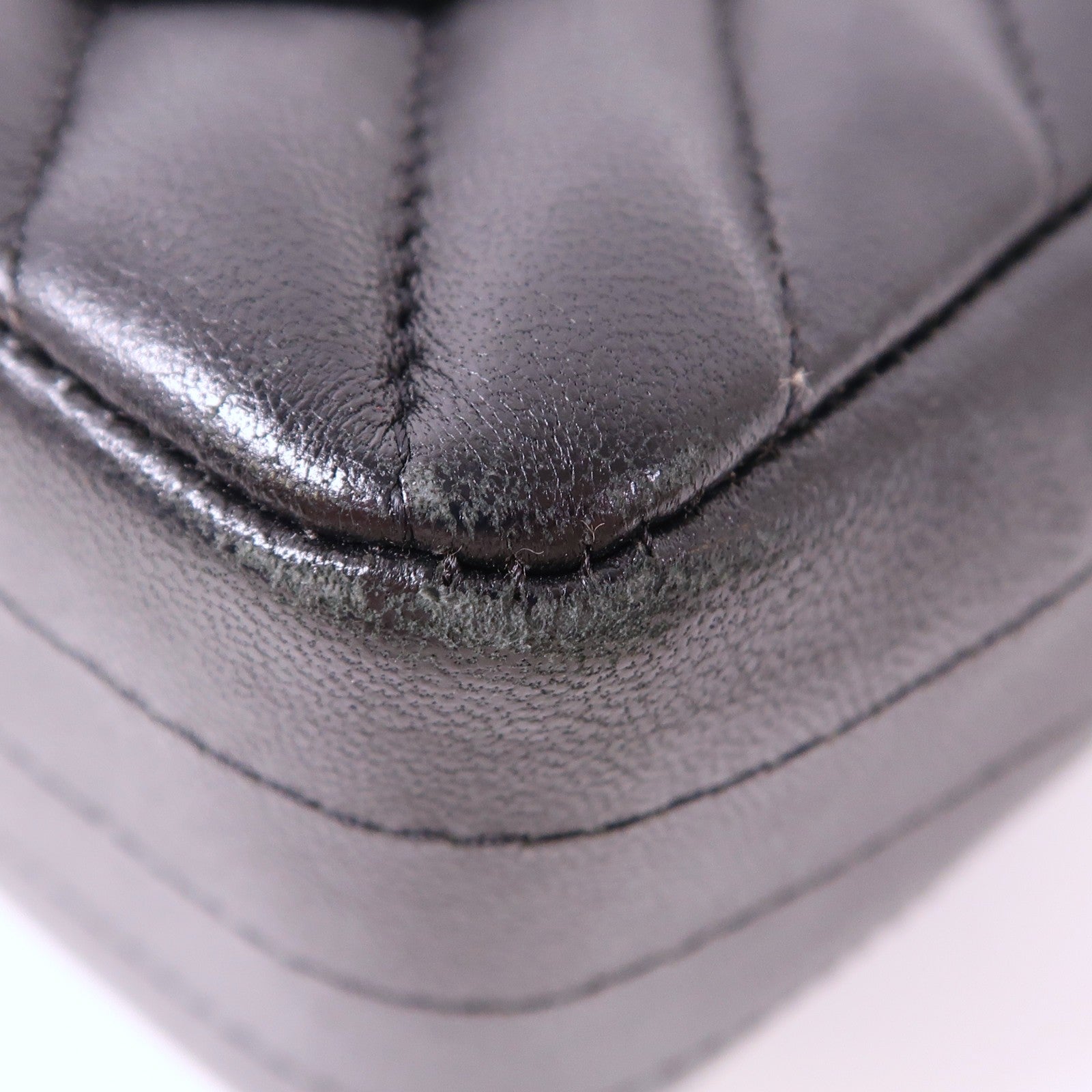 CHANEL 牛皮皮革Chain Shoulder金扣鏈帶肩背袋