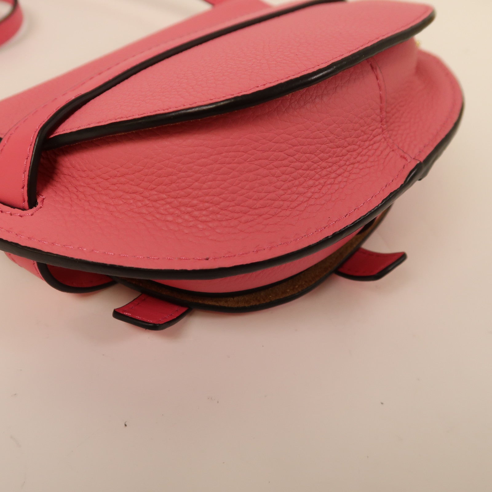 LOEWE 牛皮皮革Gate Mini Bag金扣肩背袋粉紅色