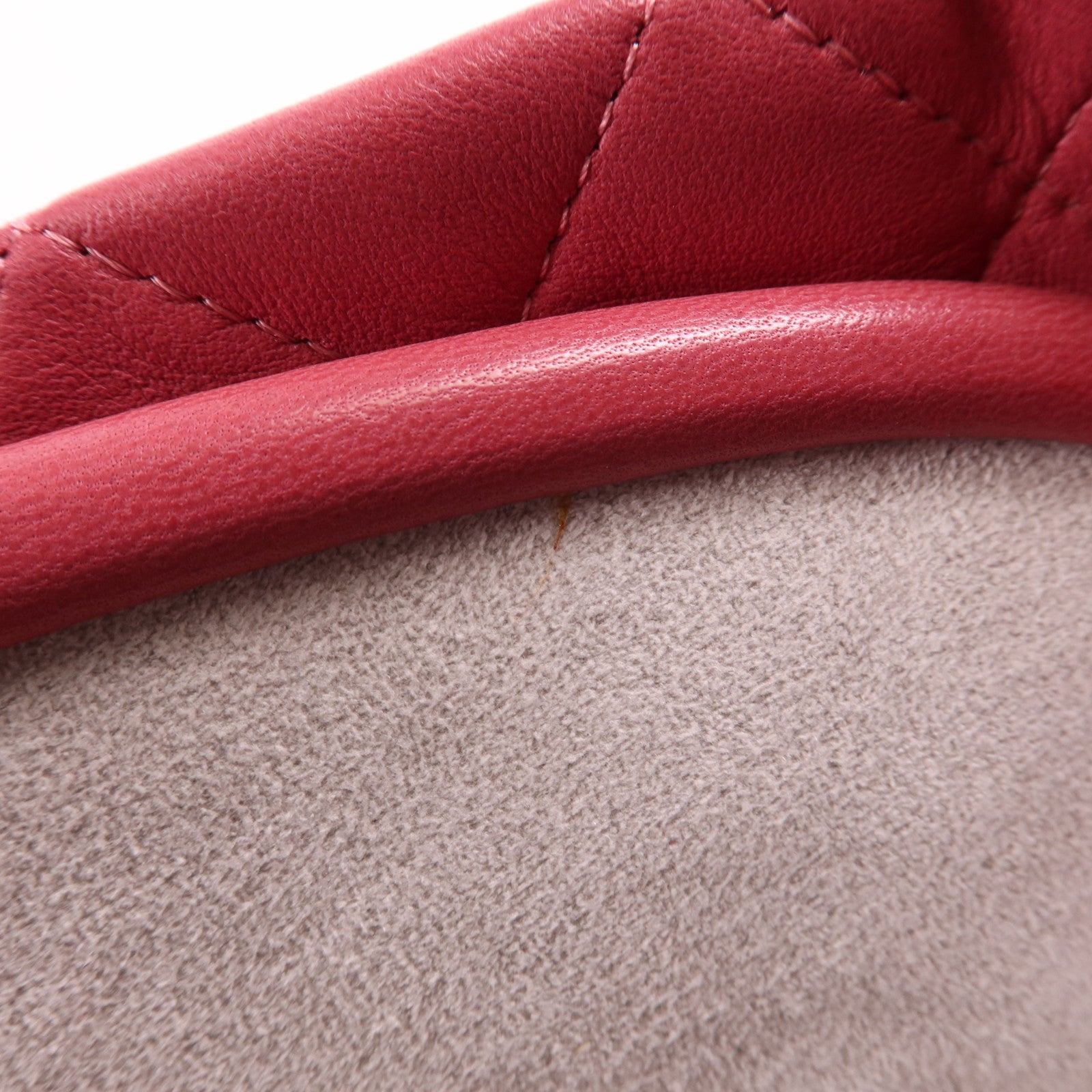 CHANEL 羊皮皮革Pouch銀扣手拿包