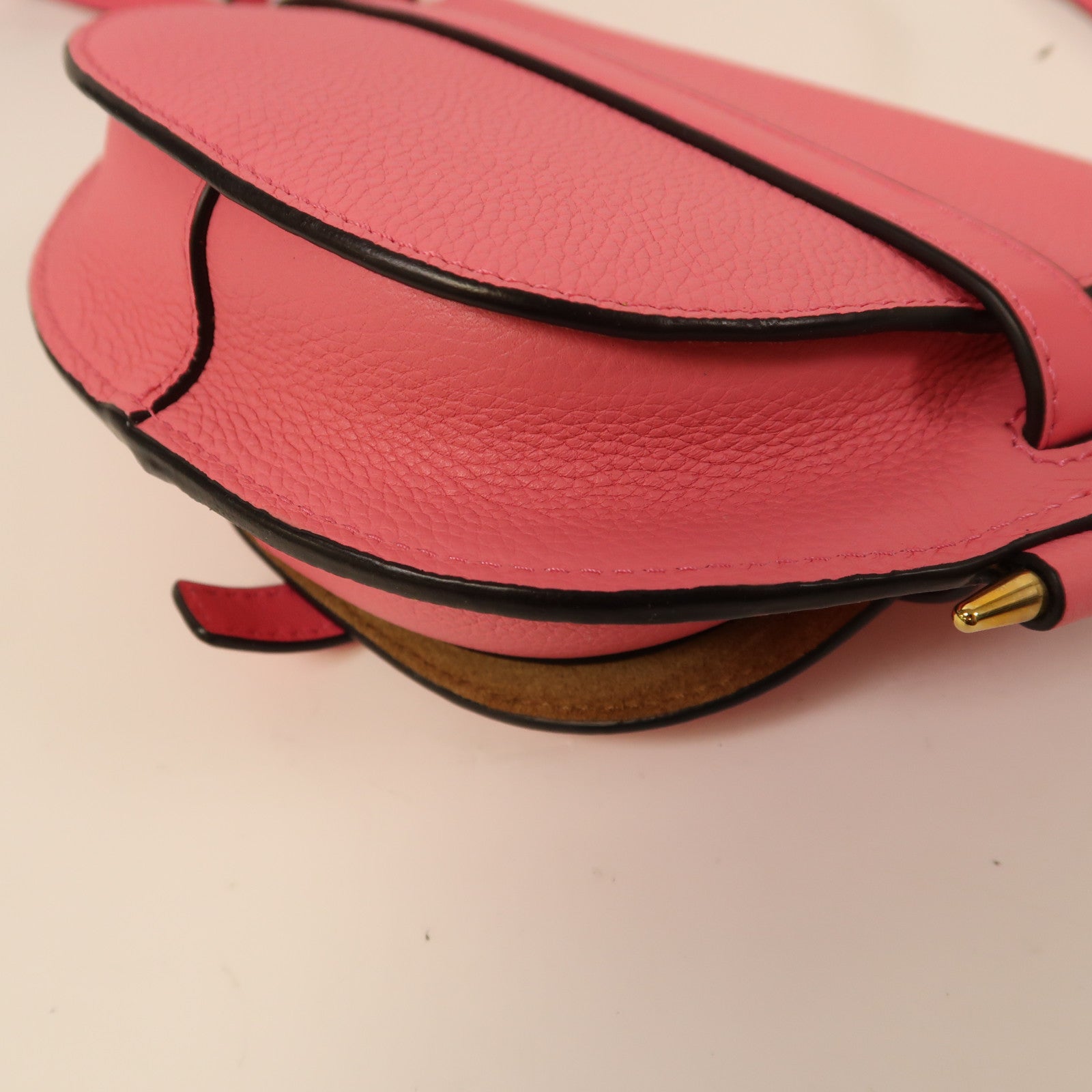 LOEWE 牛皮皮革Gate Mini Bag金扣肩背袋粉紅色