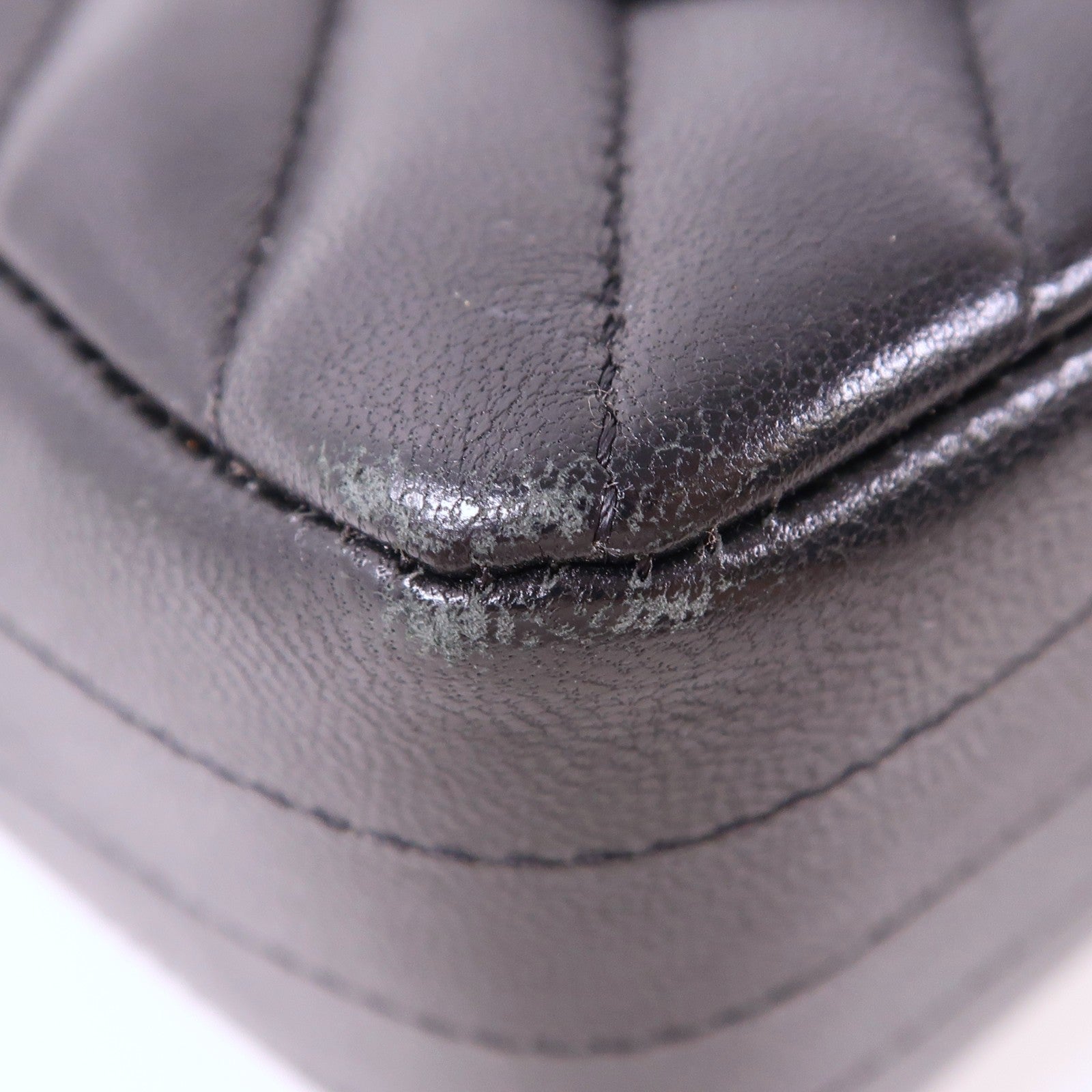 CHANEL 牛皮皮革Chain Shoulder金扣鏈帶肩背袋