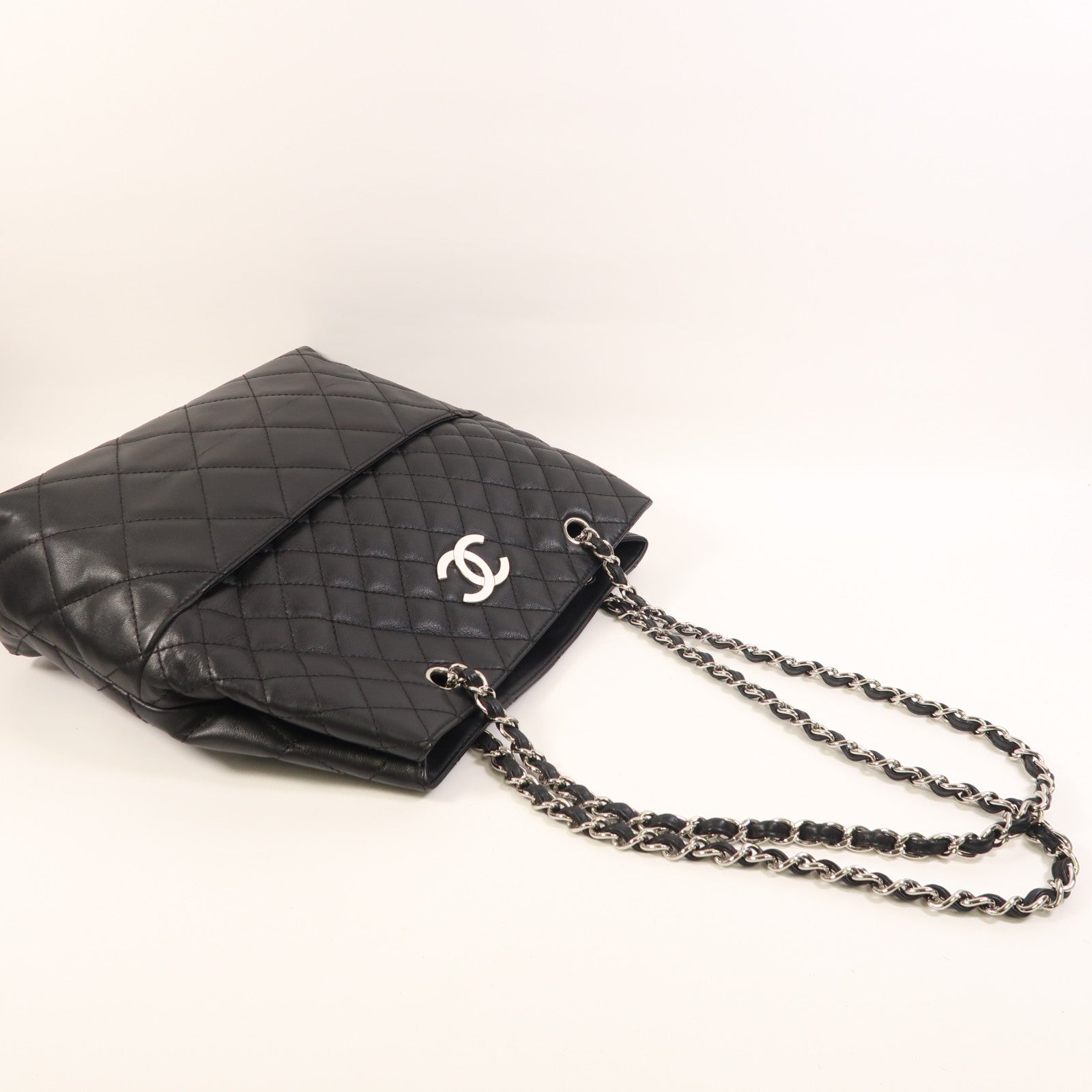 CHANEL 【激減優惠】牛皮皮革Chain Shoulder銀扣鏈帶肩背袋