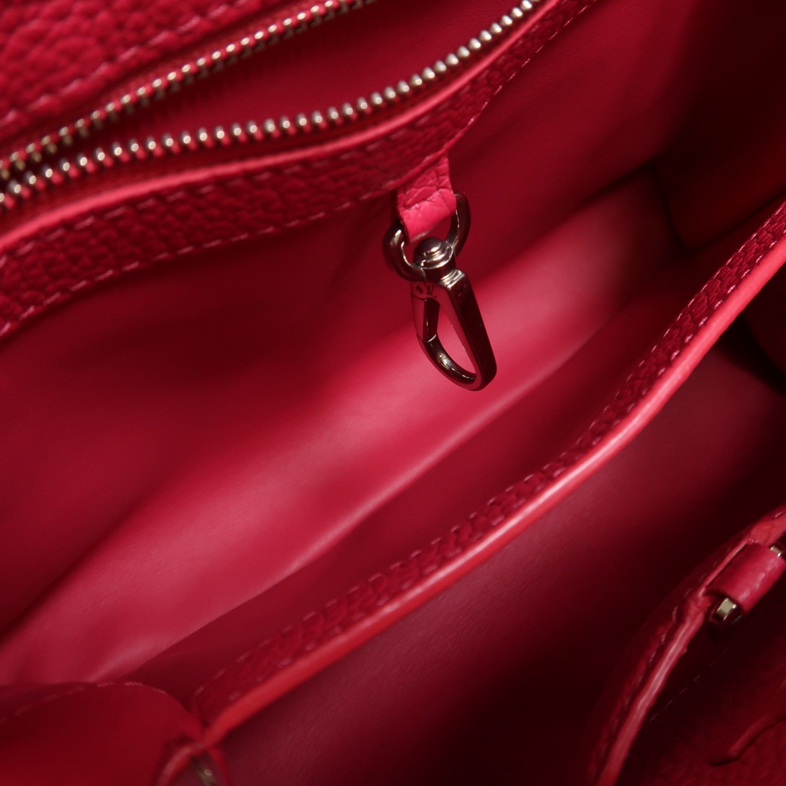 LOUIS VUITTON 【激減優惠】Taurillon Capucines BB銀扣手挽肩背兩用袋