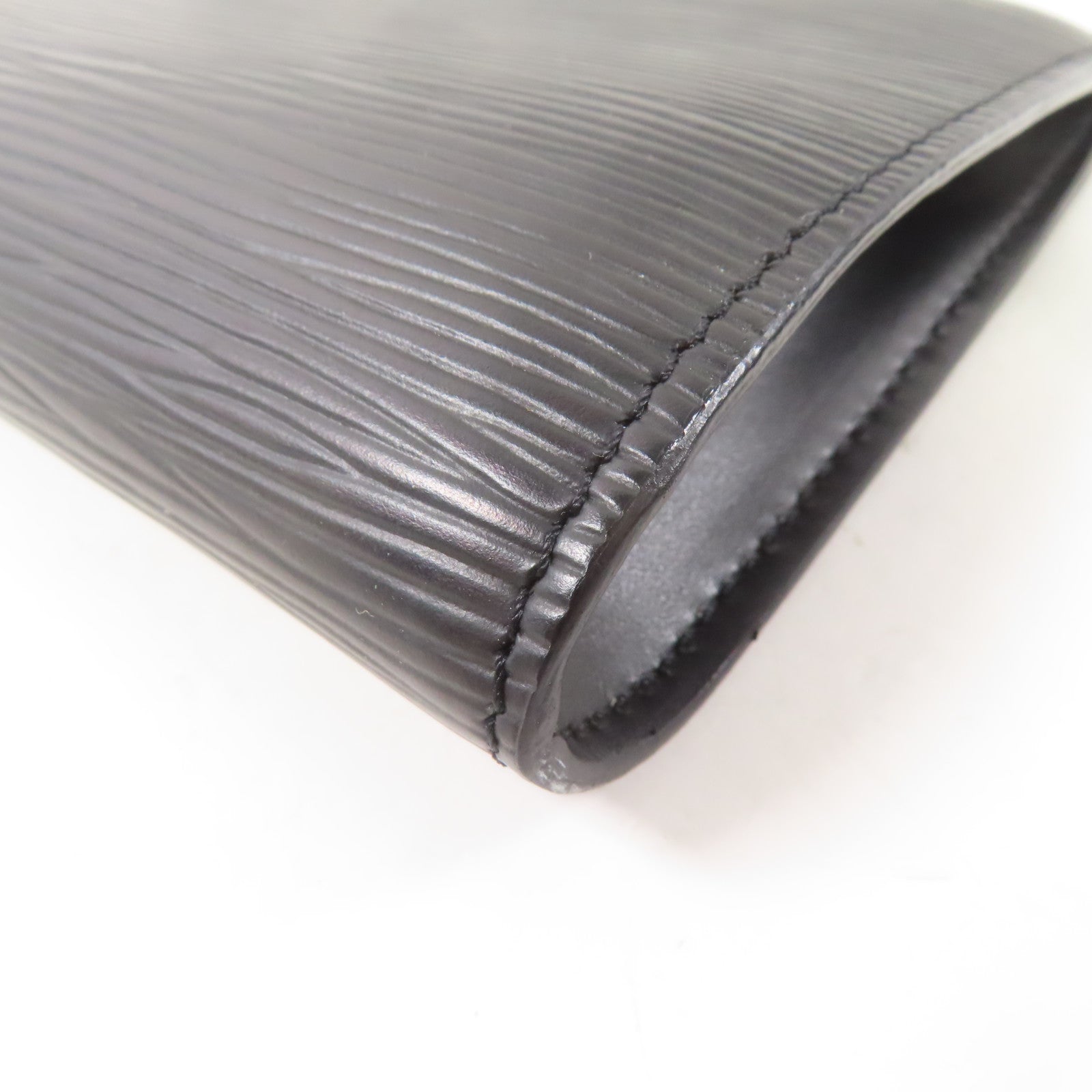 LOUIS VUITTON Epi Pochette Accessories金扣手挽袋黑色