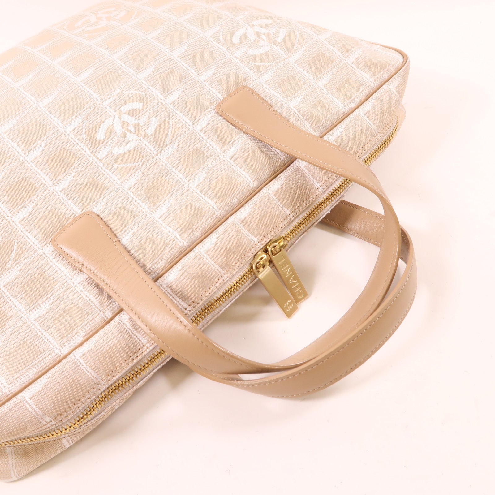 CHANEL 尼龍Travel/Laptop Bag金扣筆記型電腦包