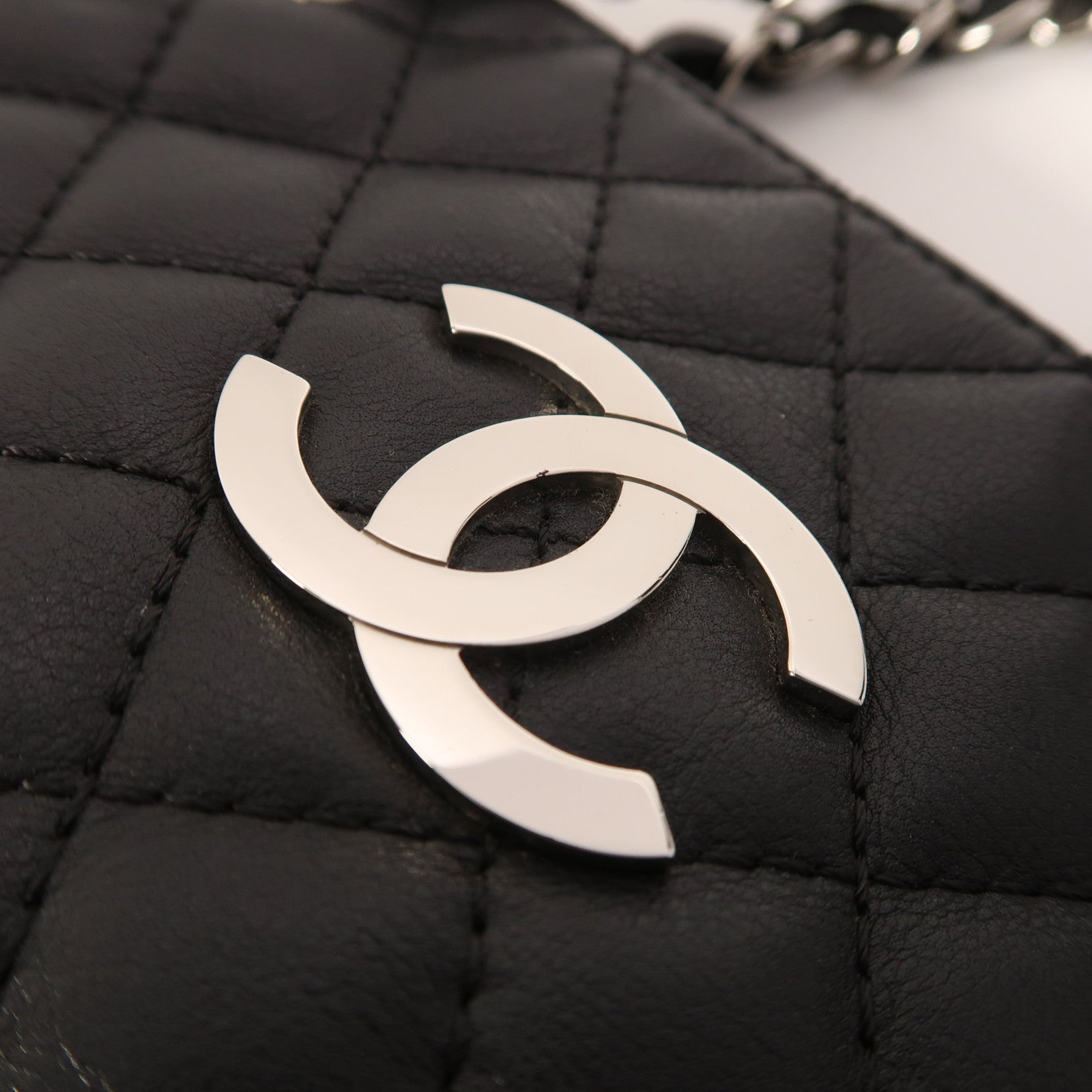 CHANEL 【激減優惠】牛皮皮革Chain Shoulder銀扣鏈帶肩背袋
