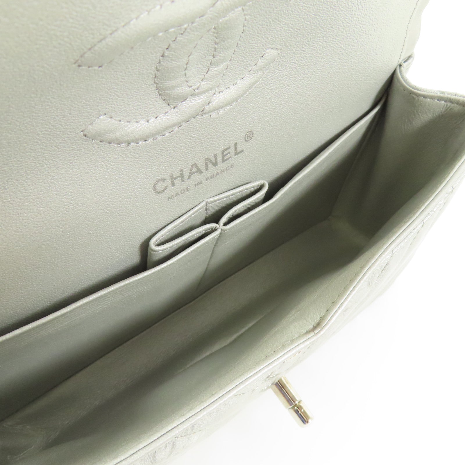 CHANEL 漆皮皮革Classic 23銀扣鏈帶肩背袋