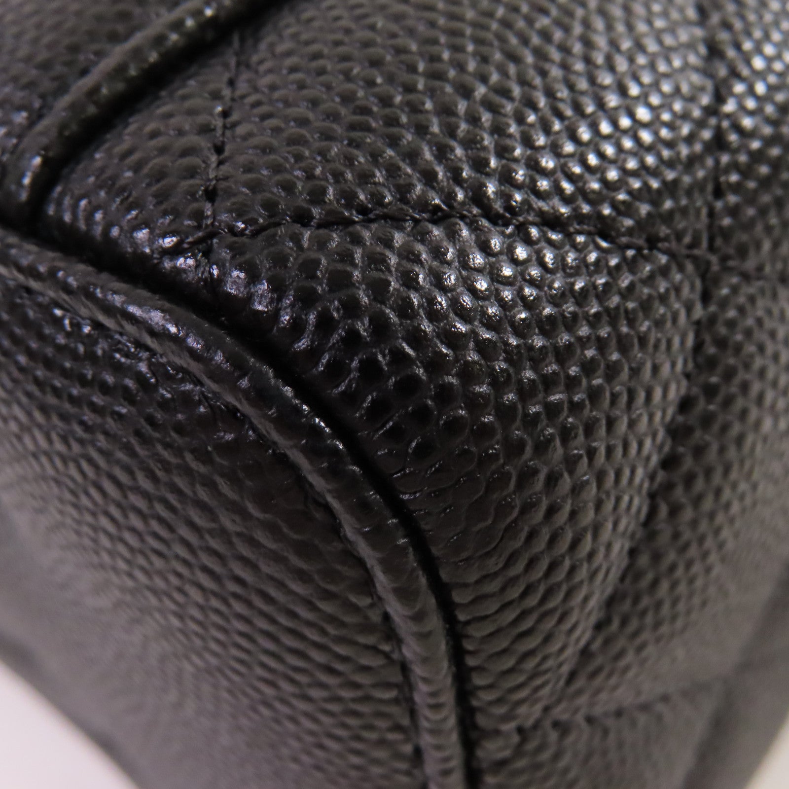 CHANEL 菱格Caviar皮革Vanity Case Shoulder Bag金扣鏈帶肩背袋黑色