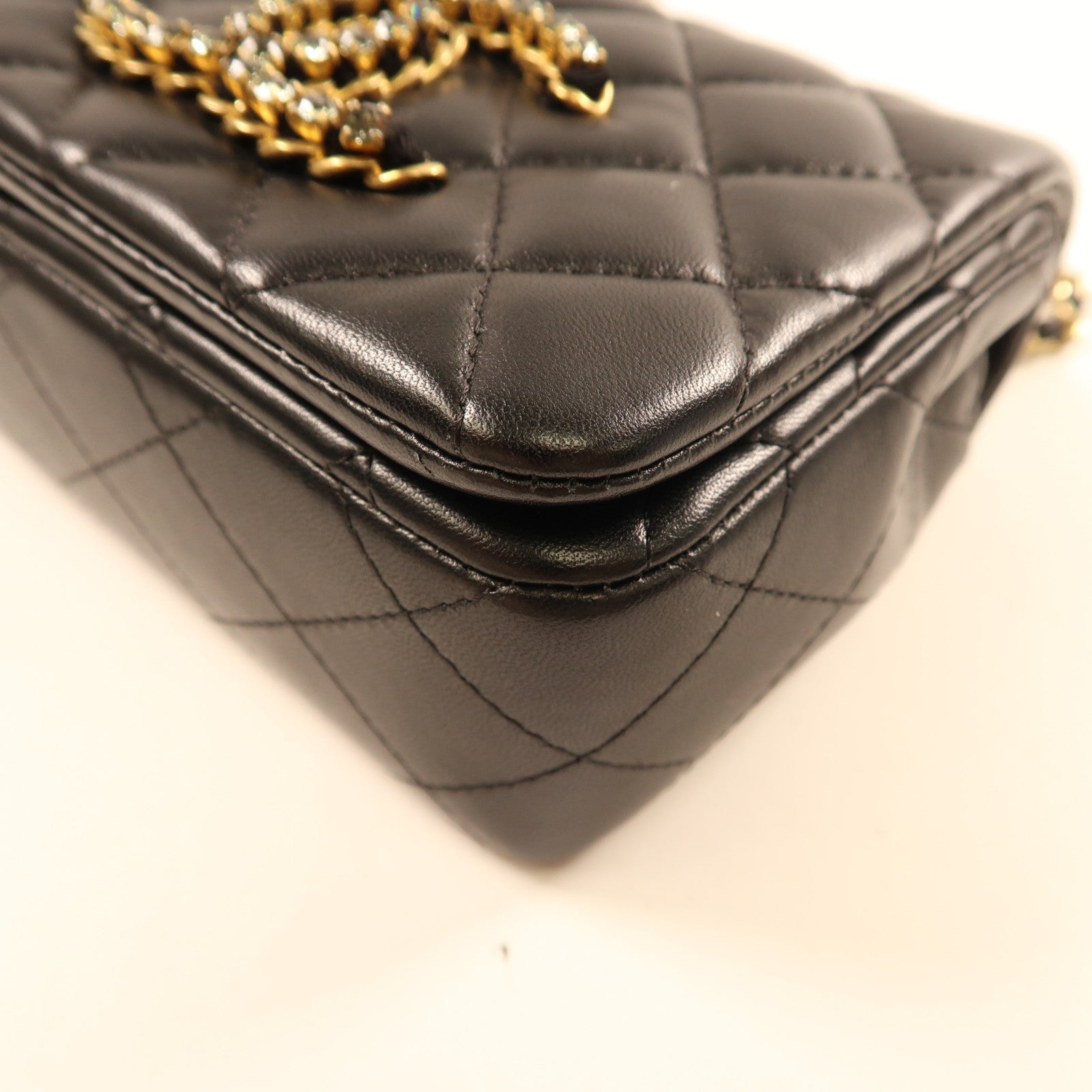 CHANEL 羊皮皮革Chain Shoulder金扣鏈帶肩背袋黑色