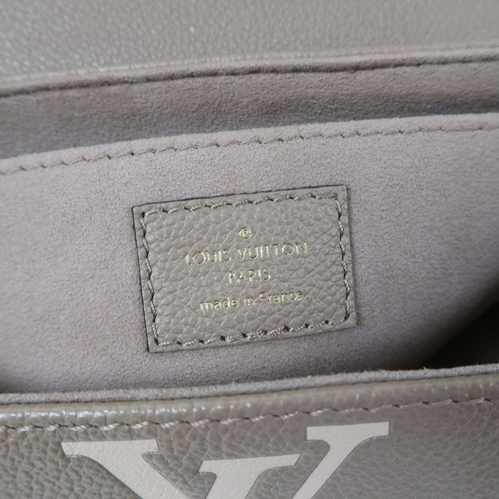 LOUIS VUITTON Monogram Empreinte Favorite金扣鏈帶肩背袋灰色