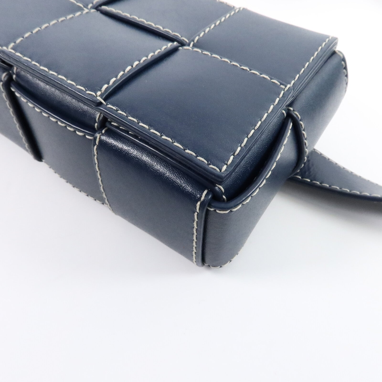 BOTTEGA VENETA 牛皮皮革Cassette Small肩背袋