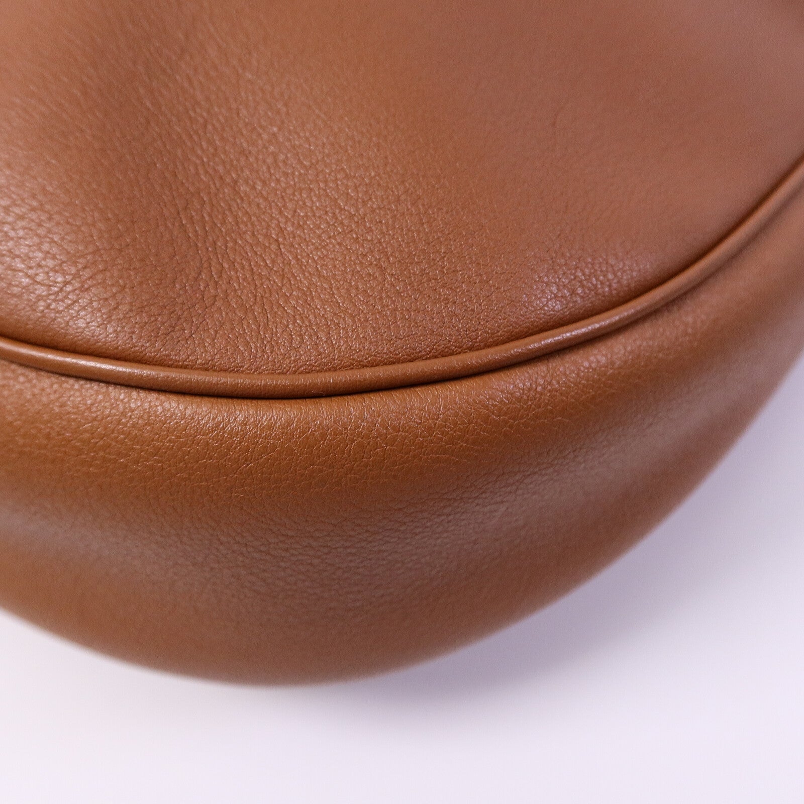 CELINE 牛皮皮革Heloise Medium肩背袋