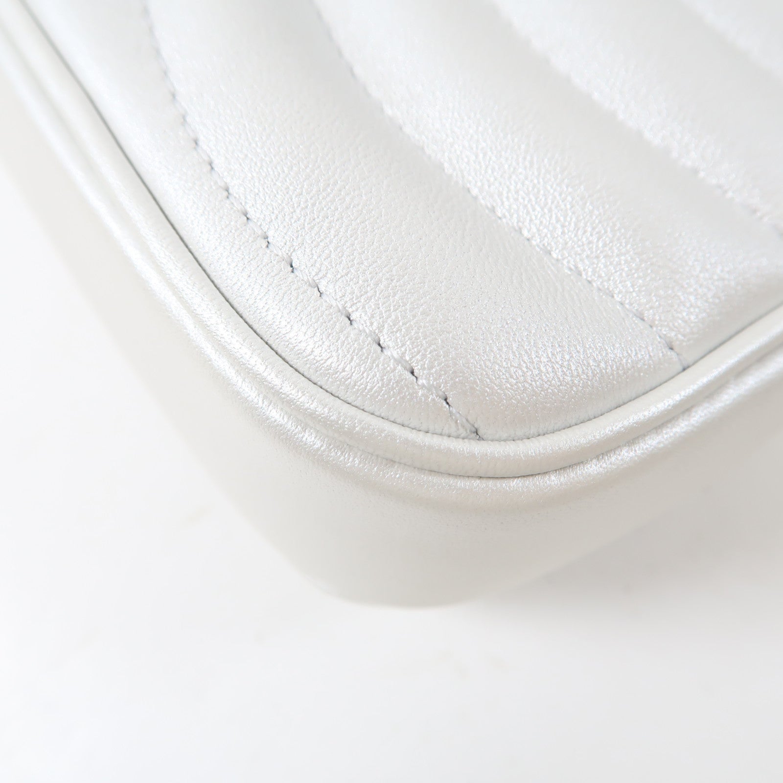 LOUIS VUITTON 牛皮皮革New Wave金扣鏈帶肩背袋銀色