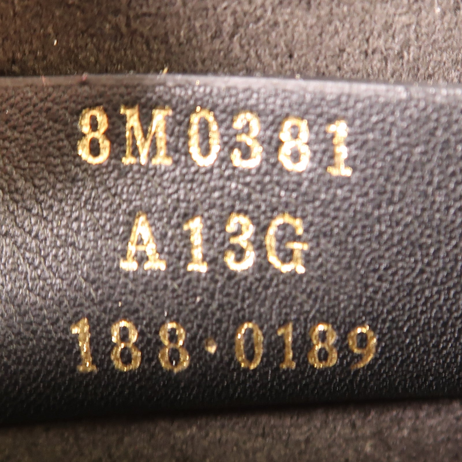 FENDI 牛皮皮革Shoulder Bag金扣肩背袋