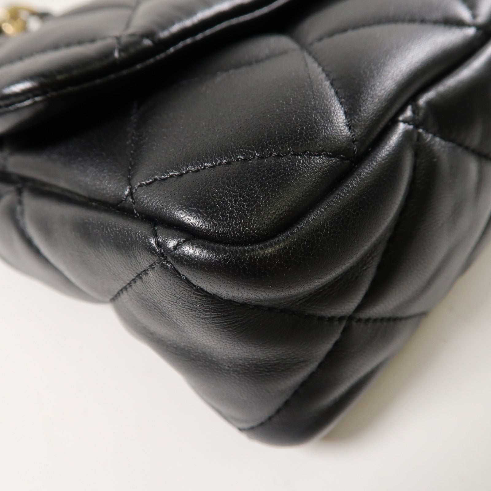 CHANEL 菱格羊皮皮革Chain Shoulder金扣鏈帶肩背袋黑色
