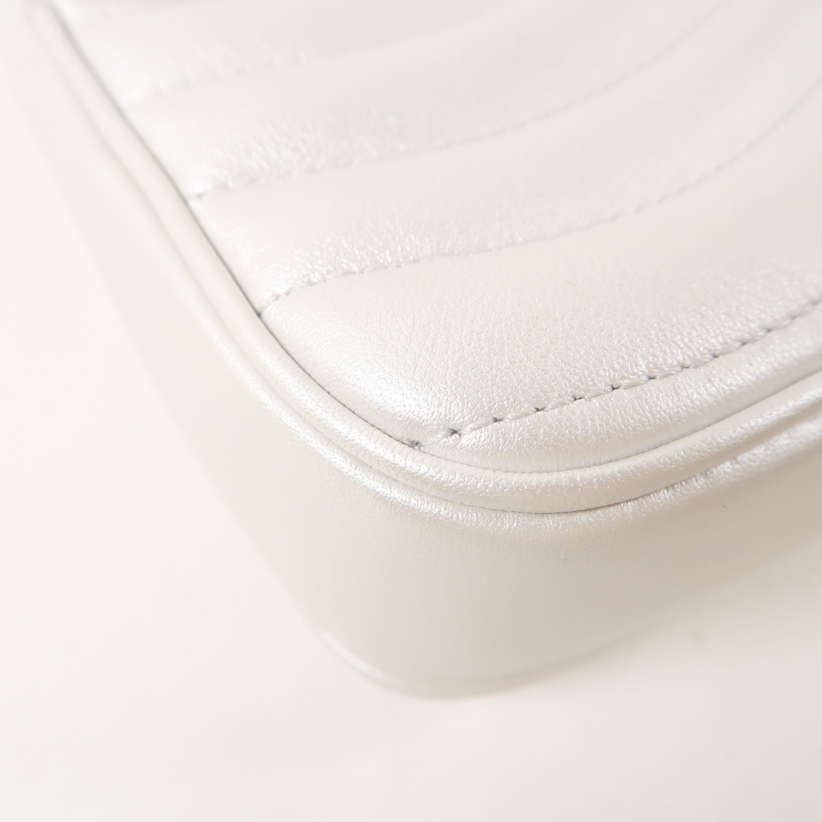 LOUIS VUITTON 牛皮皮革New Wave金扣鏈帶肩背袋銀色