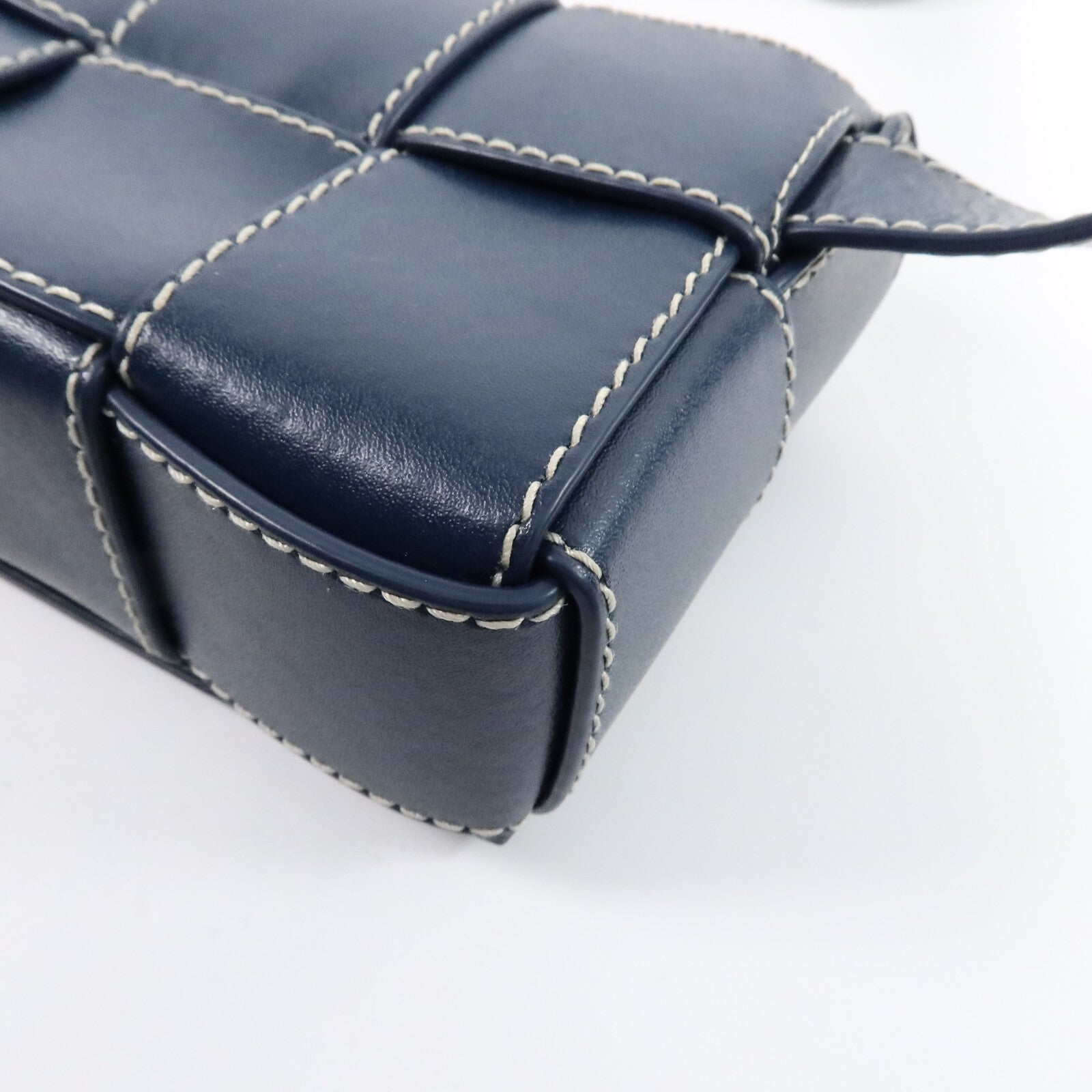 BOTTEGA VENETA 牛皮皮革Cassette Small肩背袋