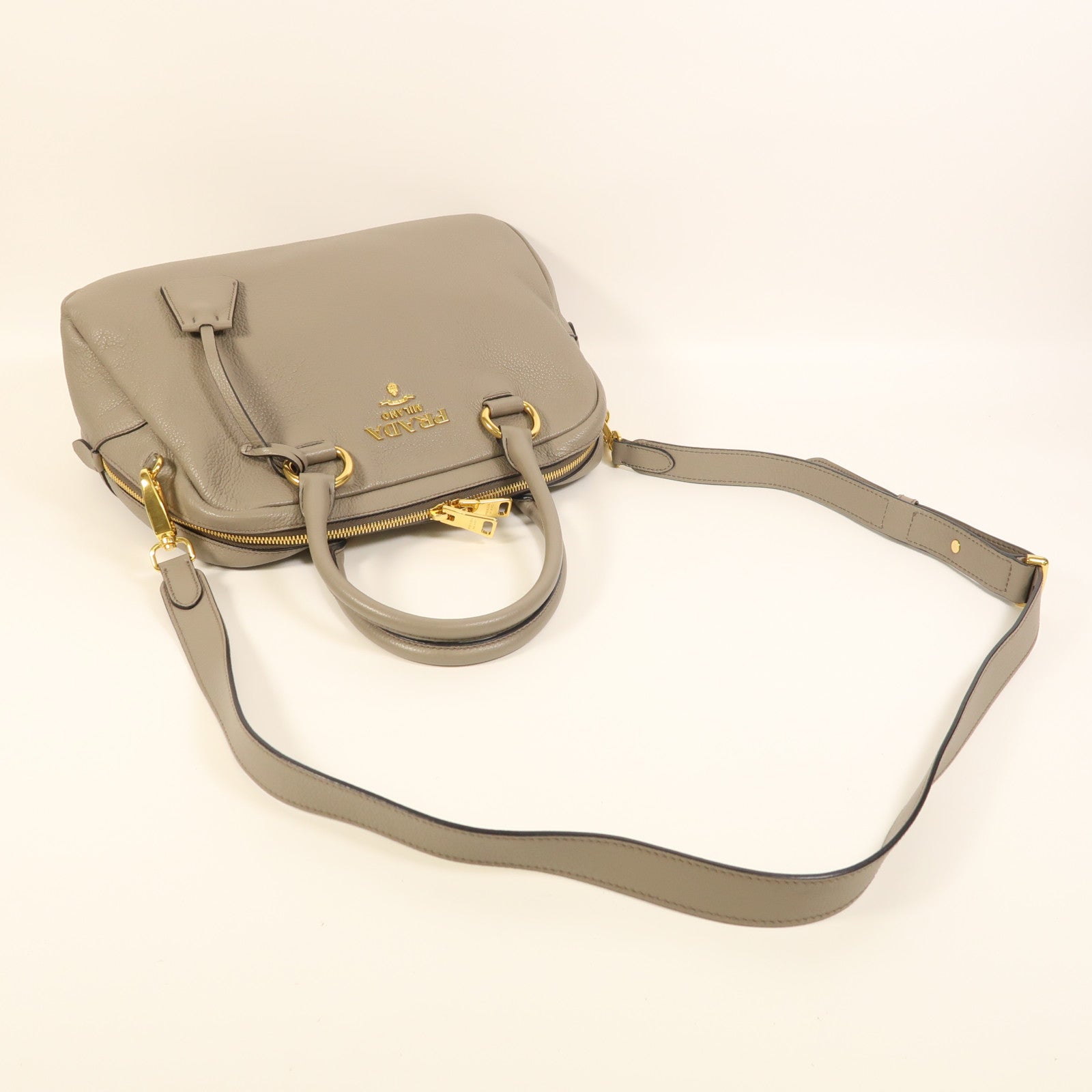 PRADA 牛皮皮革2 Way Shoulder金扣手挽肩背兩用袋