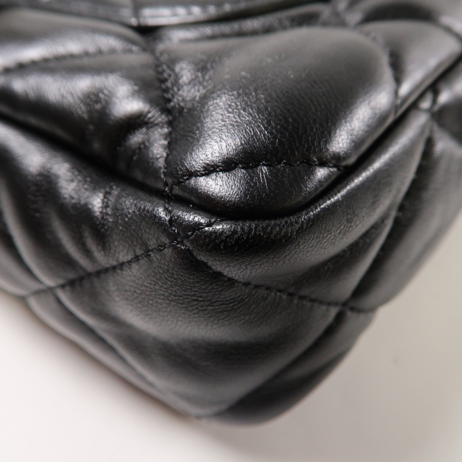 CHANEL 菱格羊皮皮革Chain Shoulder金扣鏈帶肩背袋黑色