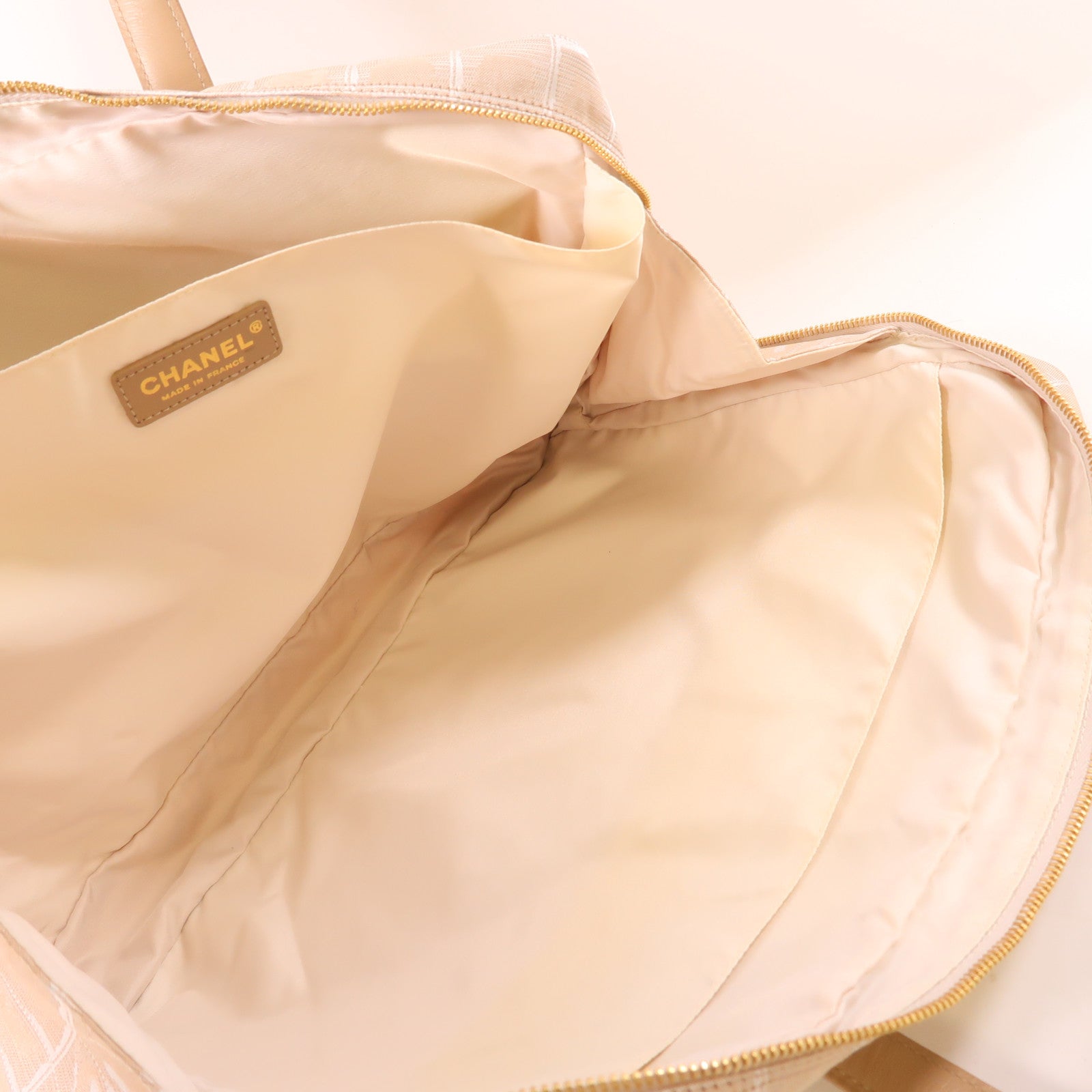 CHANEL 尼龍Travel/Laptop Bag金扣筆記型電腦包