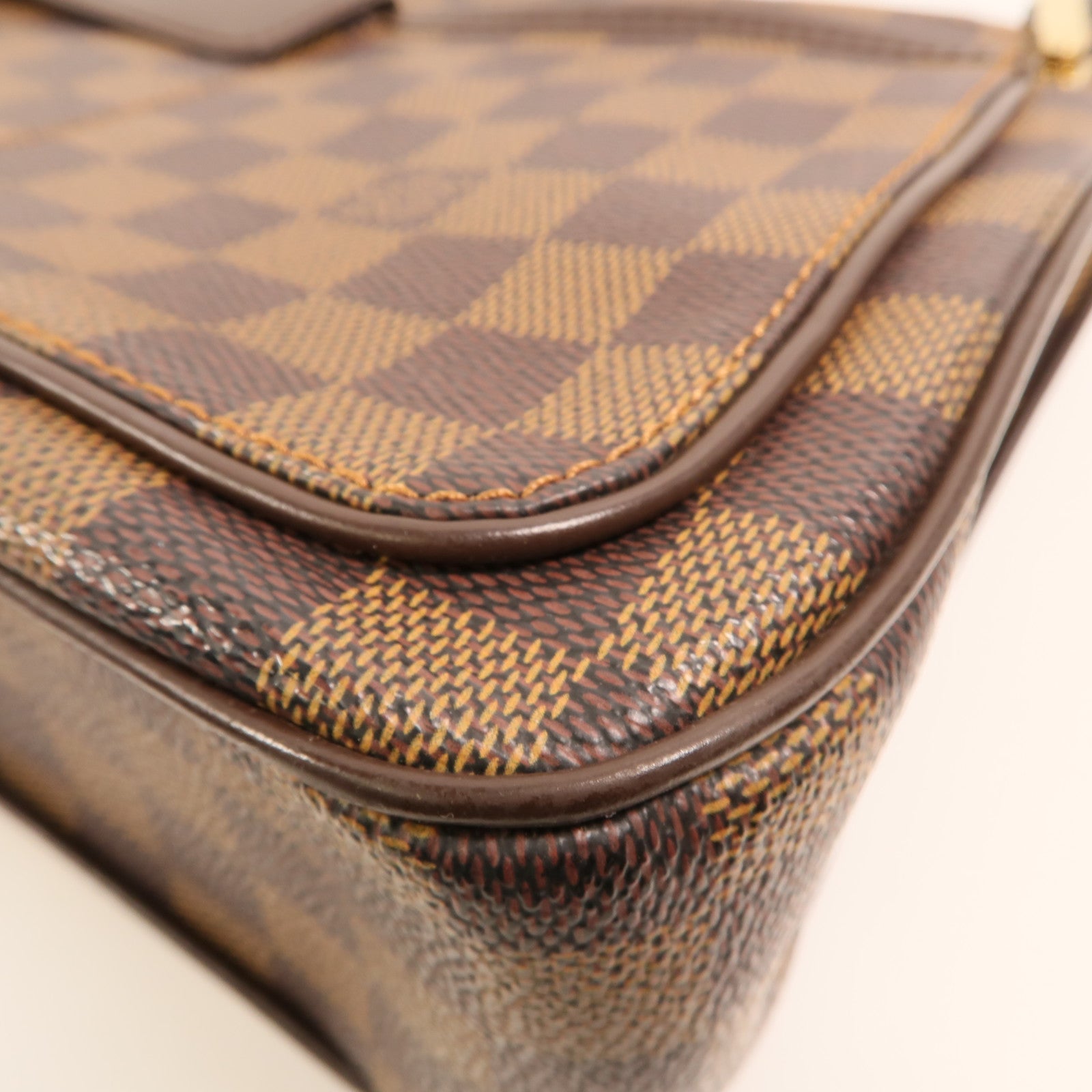 LOUIS VUITTON Damier Aubagne金扣肩背袋