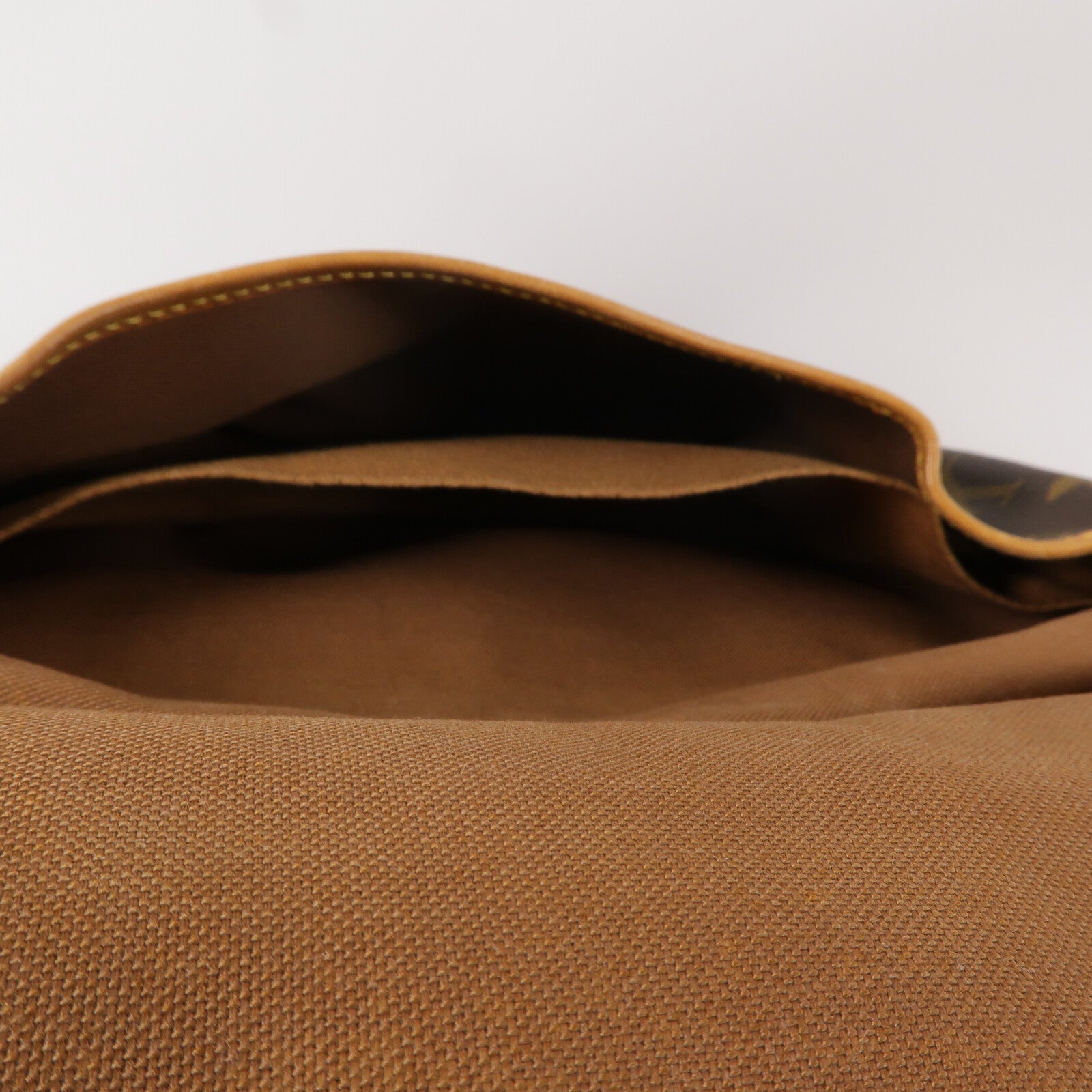 LOUIS VUITTON Monogram Saumur 30肩背袋