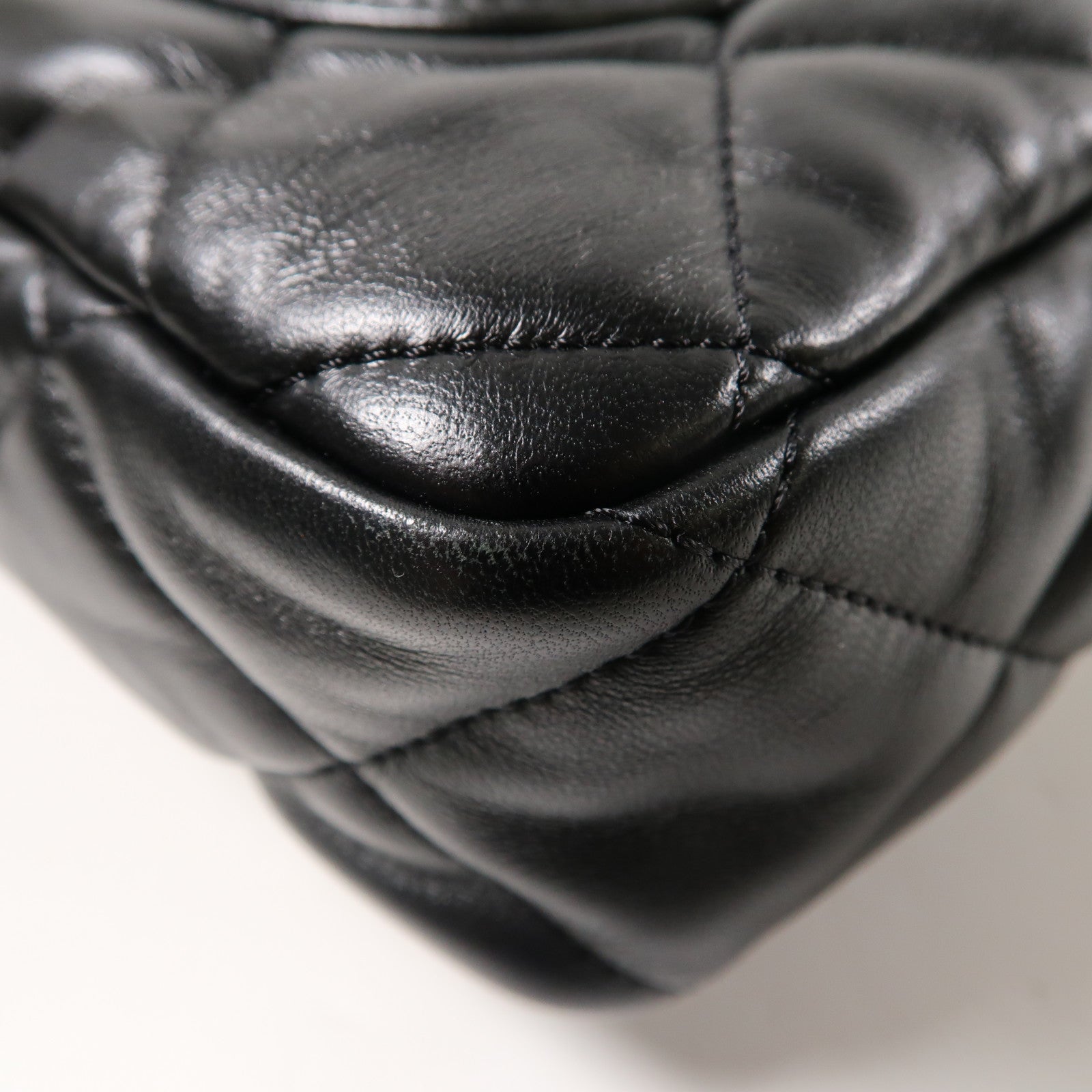 CHANEL 菱格羊皮皮革Chain Shoulder金扣鏈帶肩背袋黑色