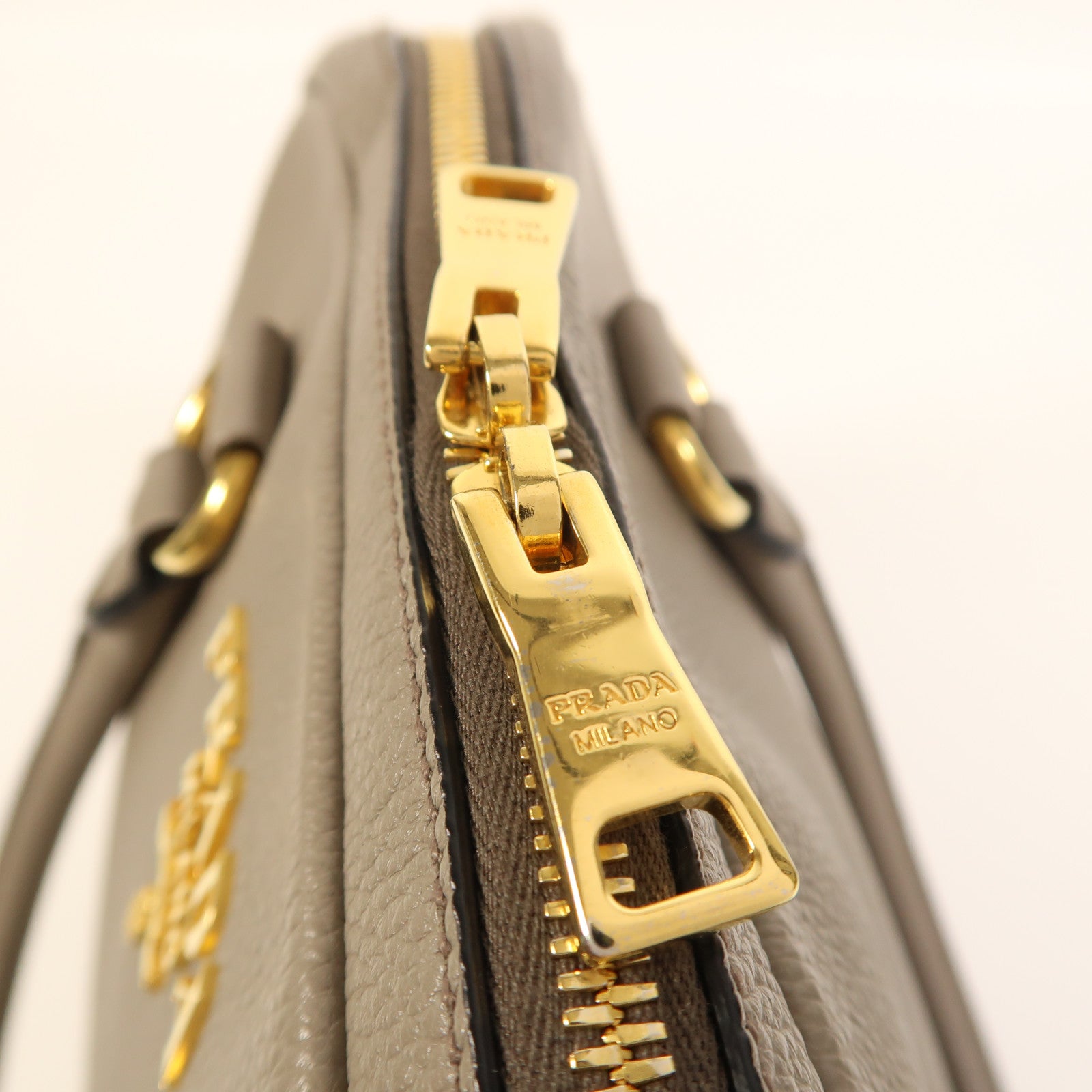 PRADA 牛皮皮革2 Way Shoulder金扣手挽肩背兩用袋