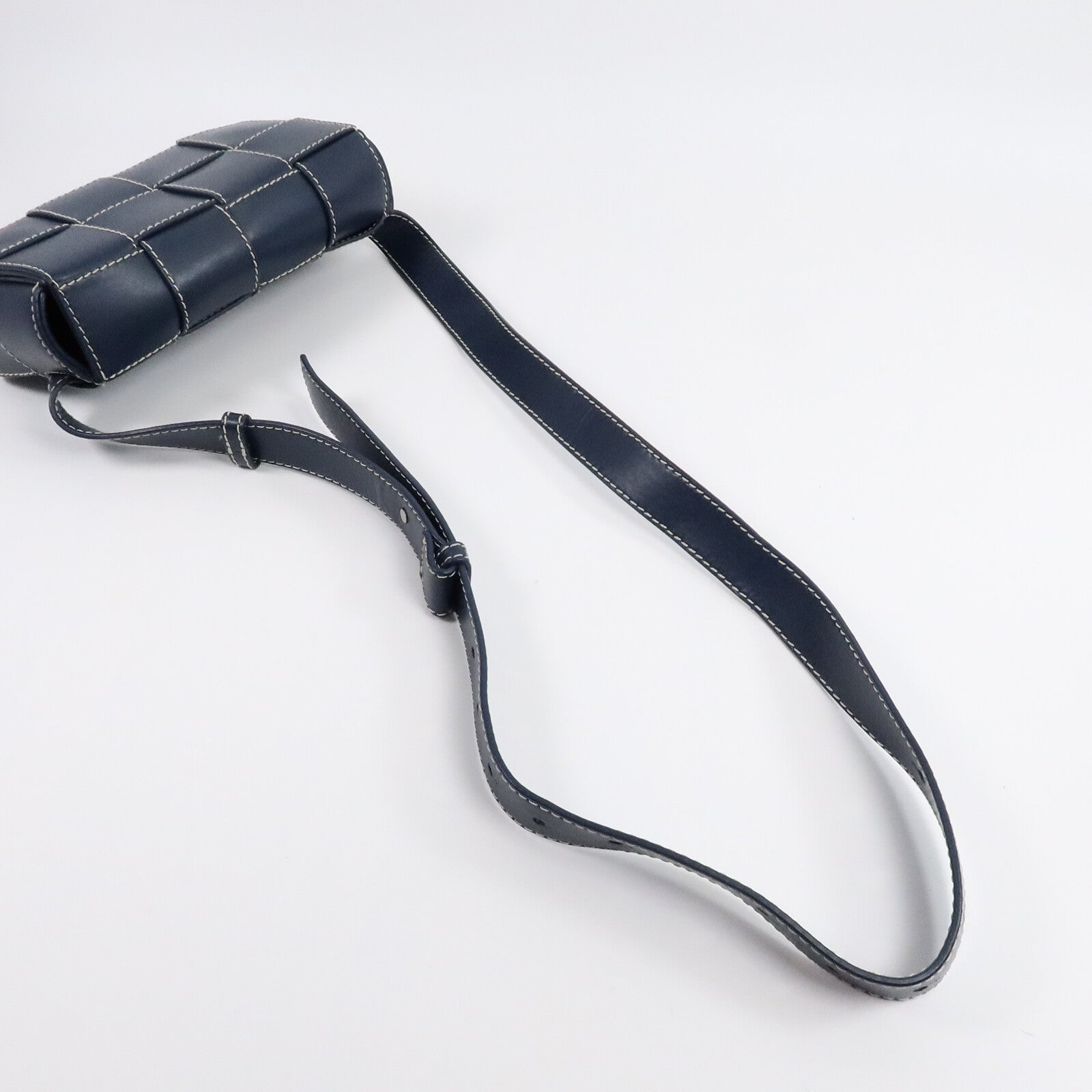 BOTTEGA VENETA 牛皮皮革Cassette Small肩背袋