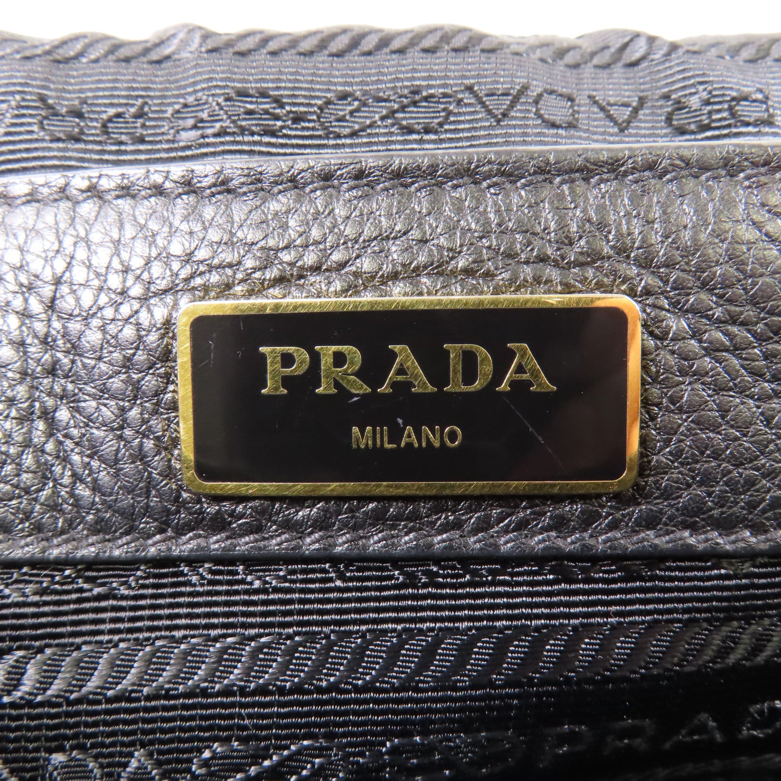 PRADA 牛皮皮革Shoulder Bag金扣肩背袋