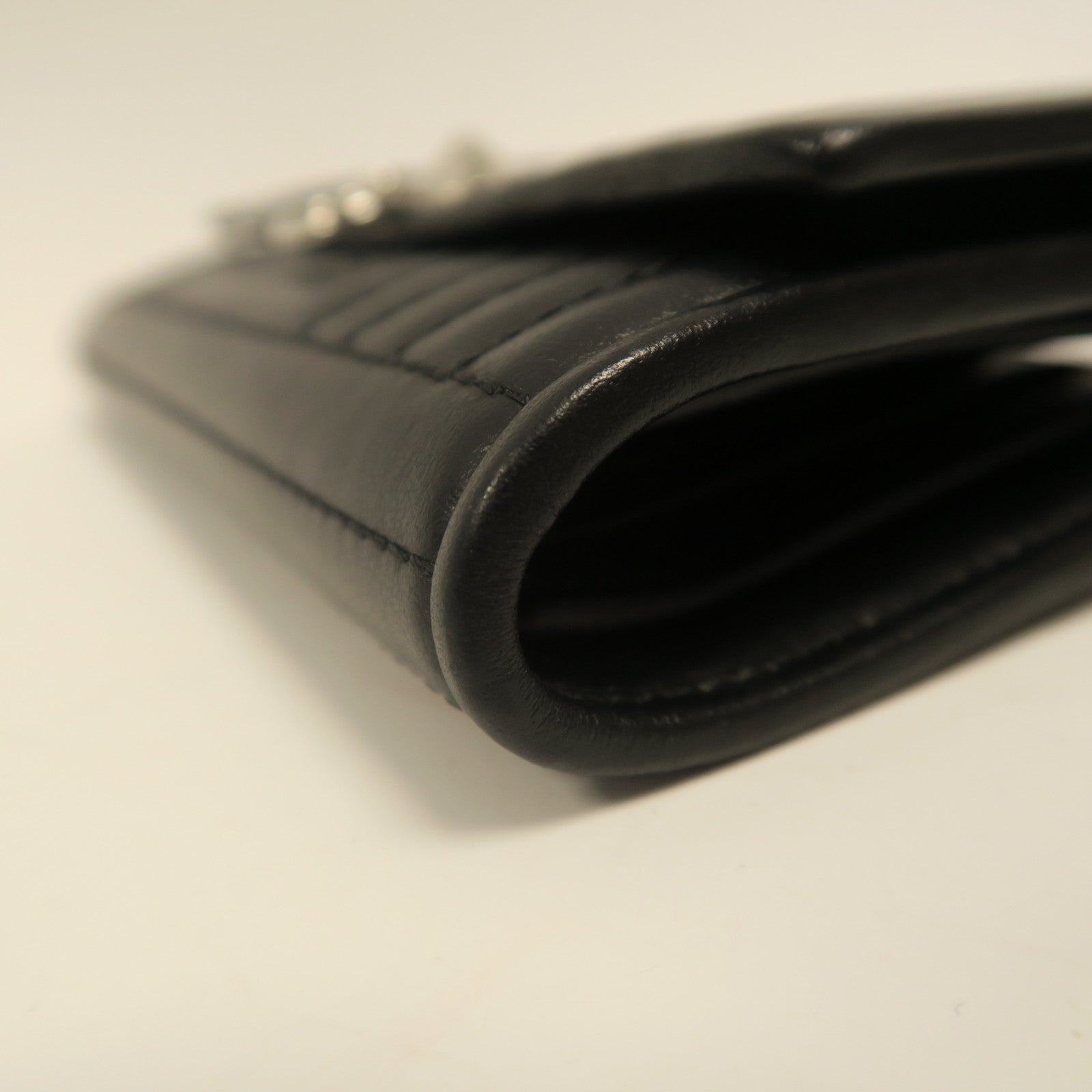 FENDI 【激減優惠】牛皮皮革Wallet銀扣長錢包黑色