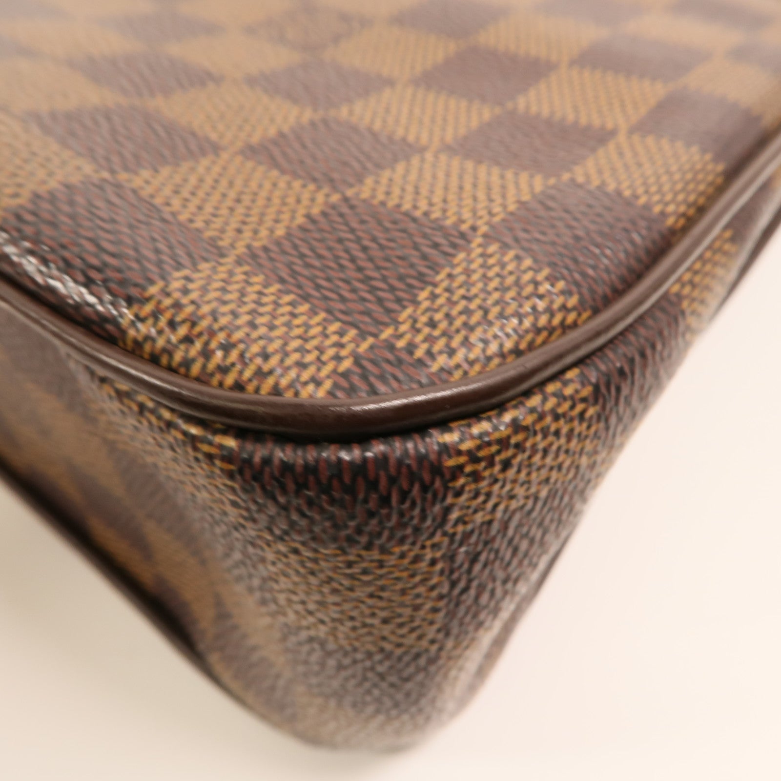 LOUIS VUITTON Damier Aubagne金扣肩背袋