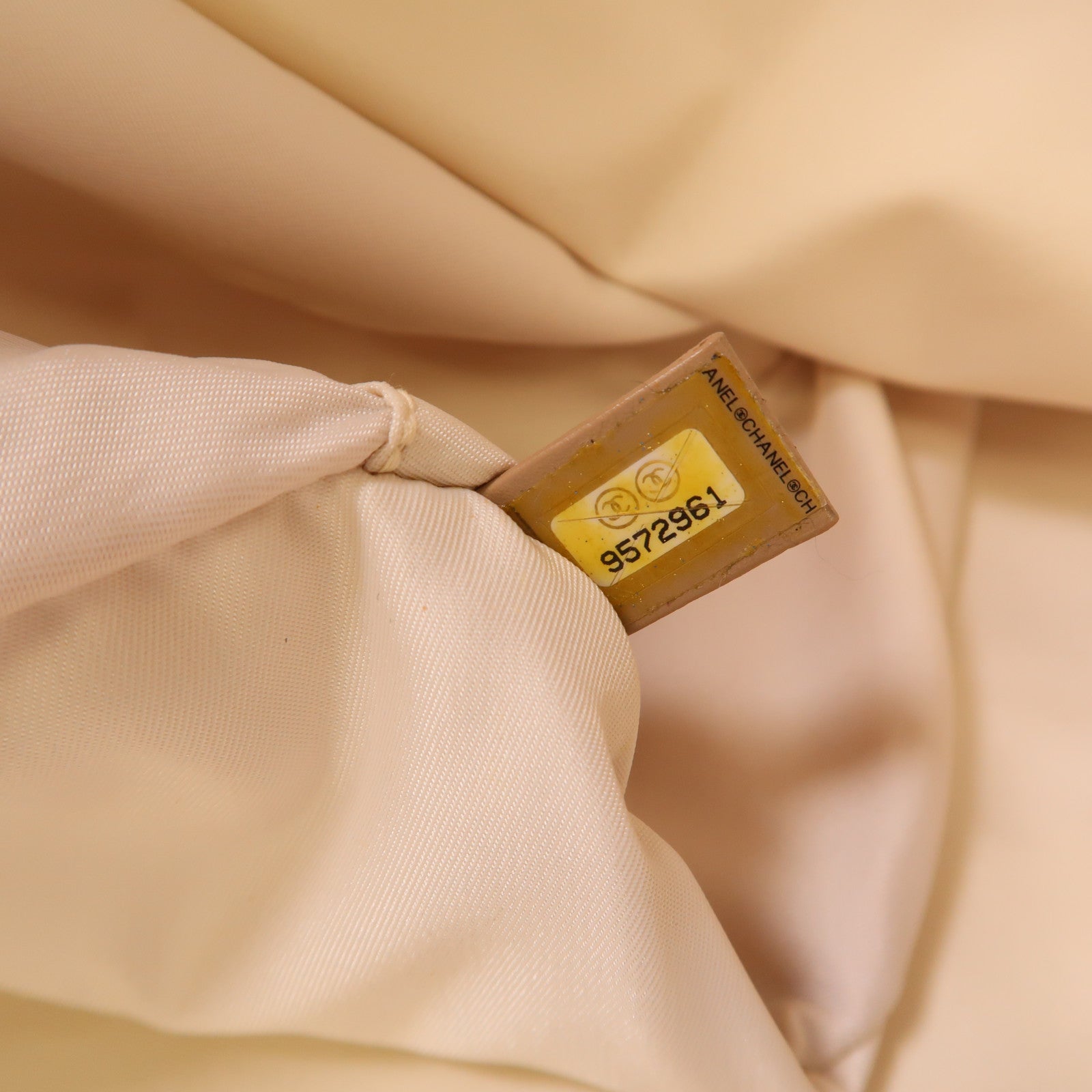 CHANEL 尼龍Travel/Laptop Bag金扣筆記型電腦包