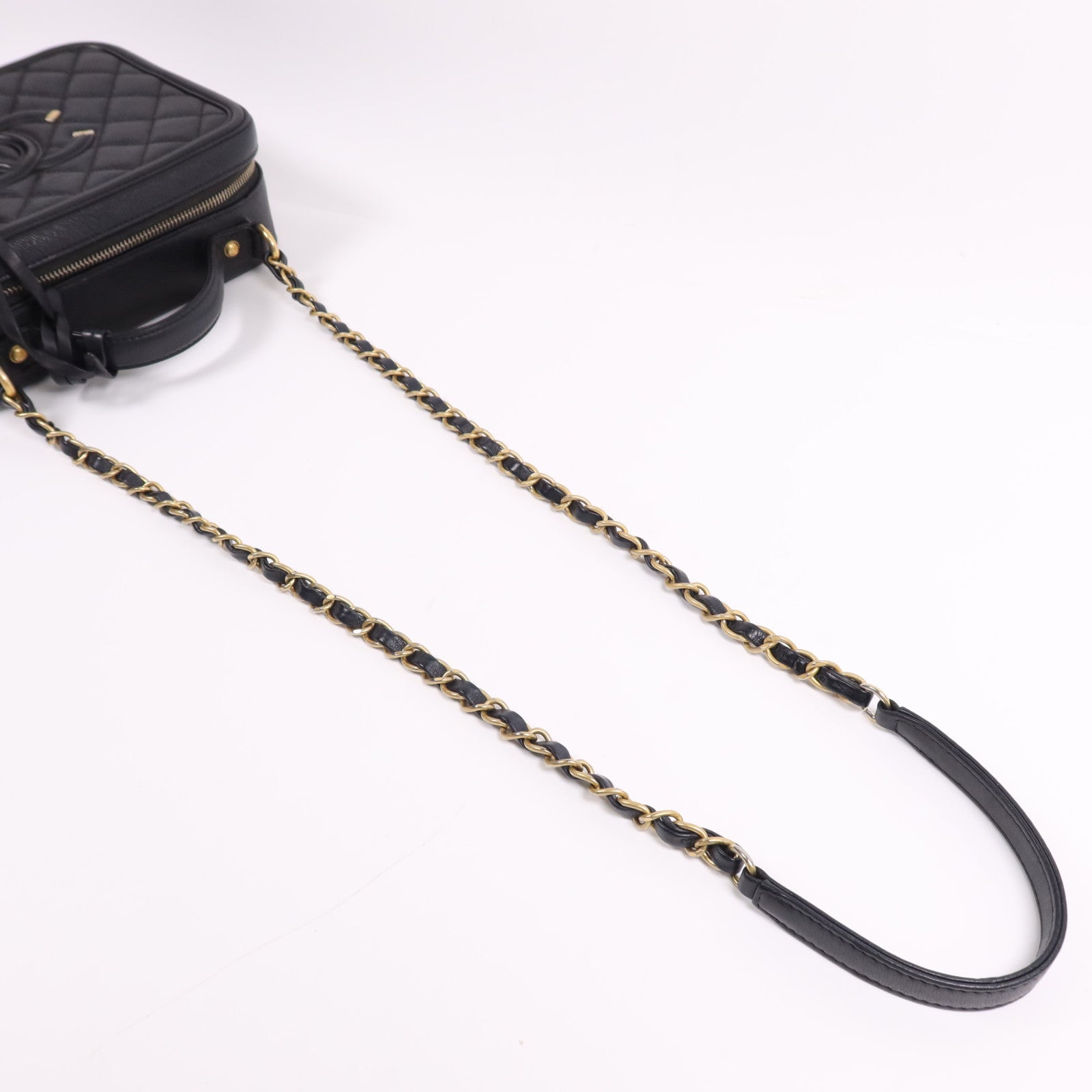 CHANEL 牛皮皮革Filigree Vanity Case金扣鏈帶手挽肩背兩用袋