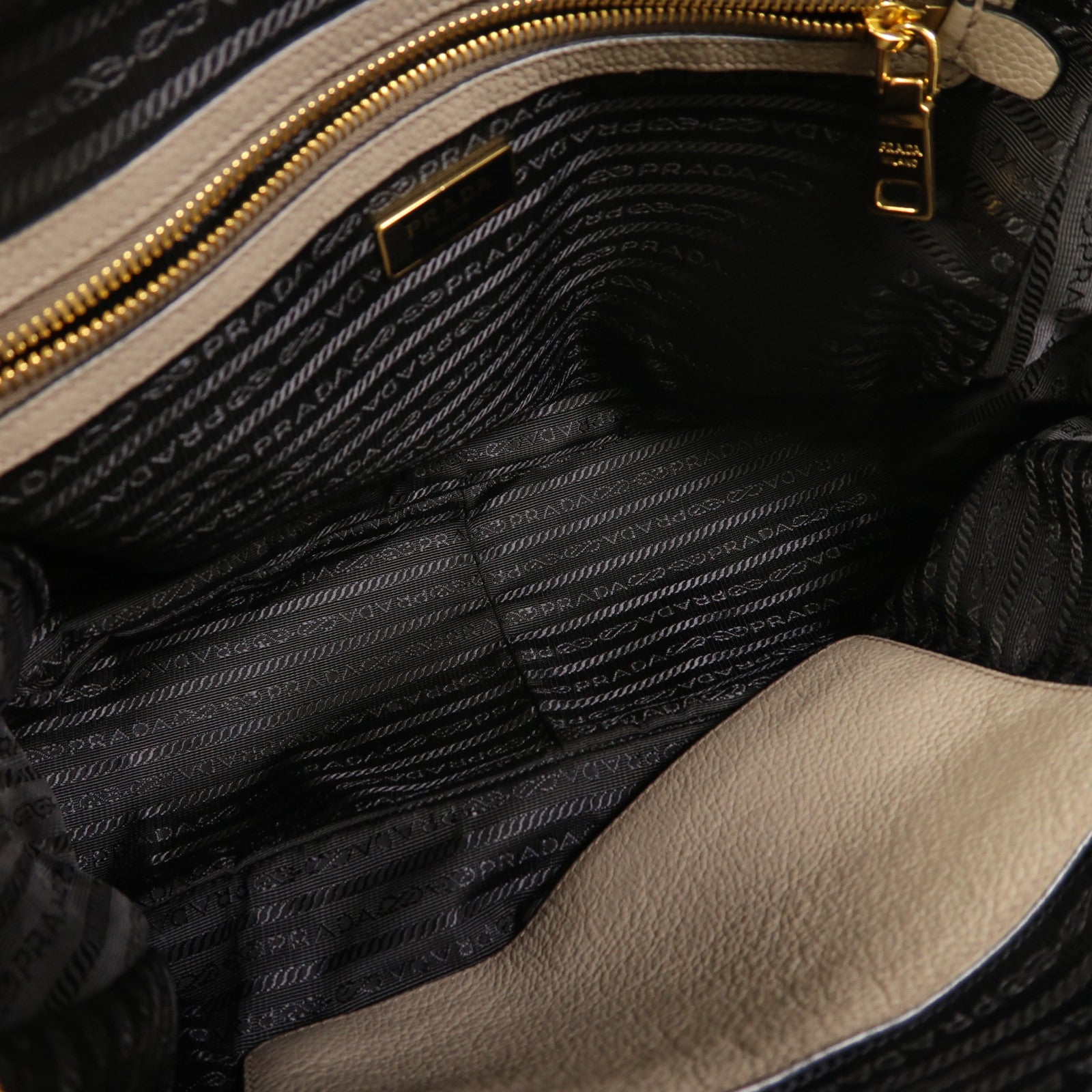 PRADA 牛皮皮革2 Way Shoulder金扣手挽肩背兩用袋