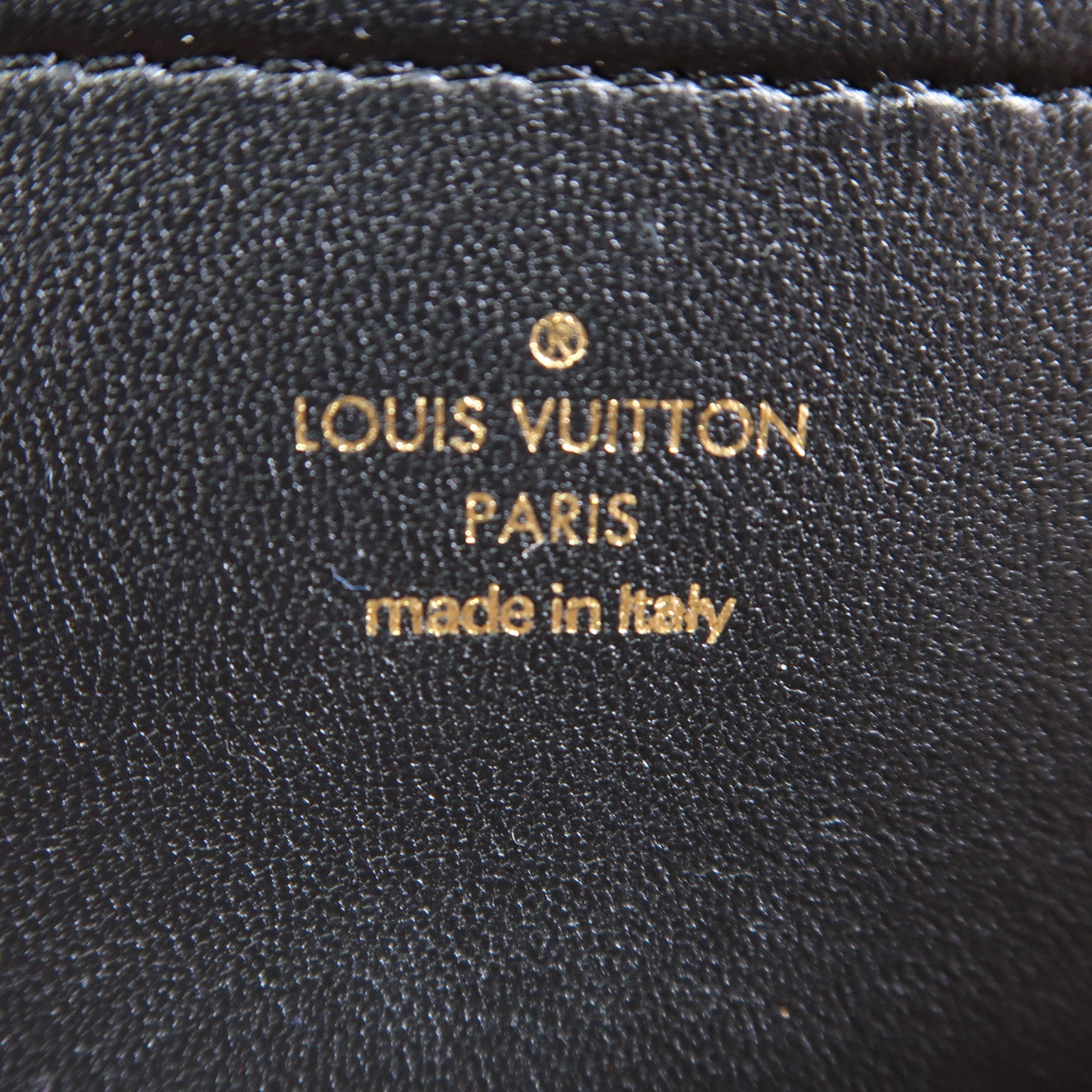LOUIS VUITTON Monogram Embossed Pochette Coussin金扣鏈帶肩背袋黑色