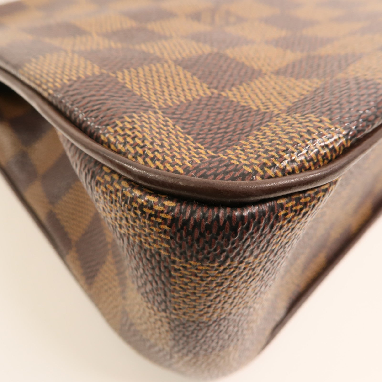 LOUIS VUITTON Damier Aubagne金扣肩背袋