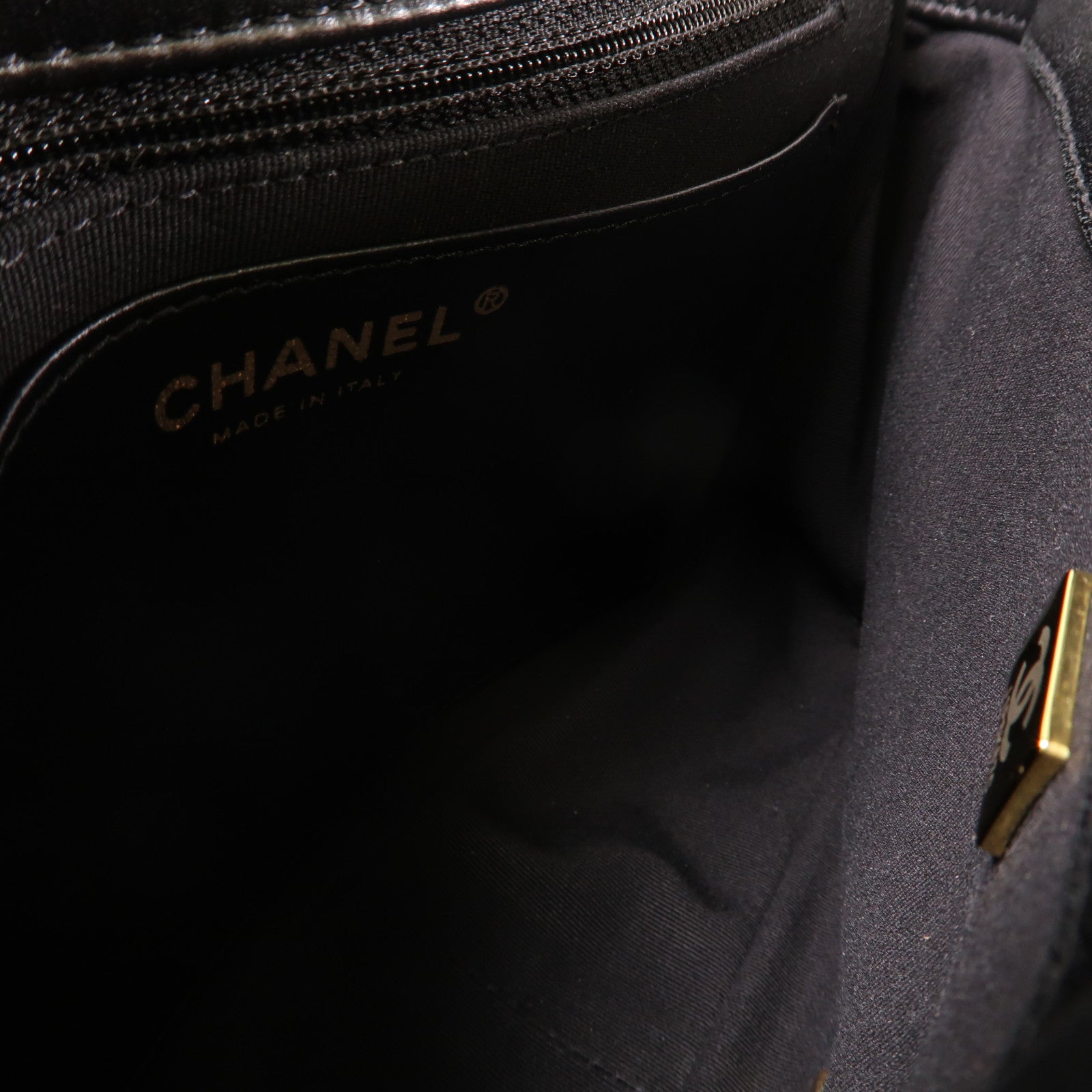 CHANEL 菱格羊皮皮革Chain Shoulder金扣鏈帶肩背袋黑色