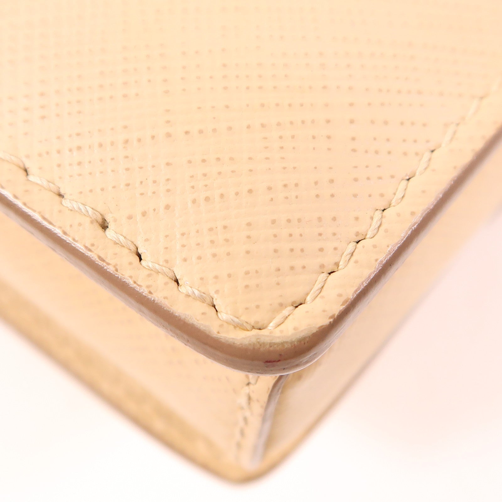 Salvatore Ferragamo 牛皮皮革Chain Shoulder金扣鏈帶肩背袋