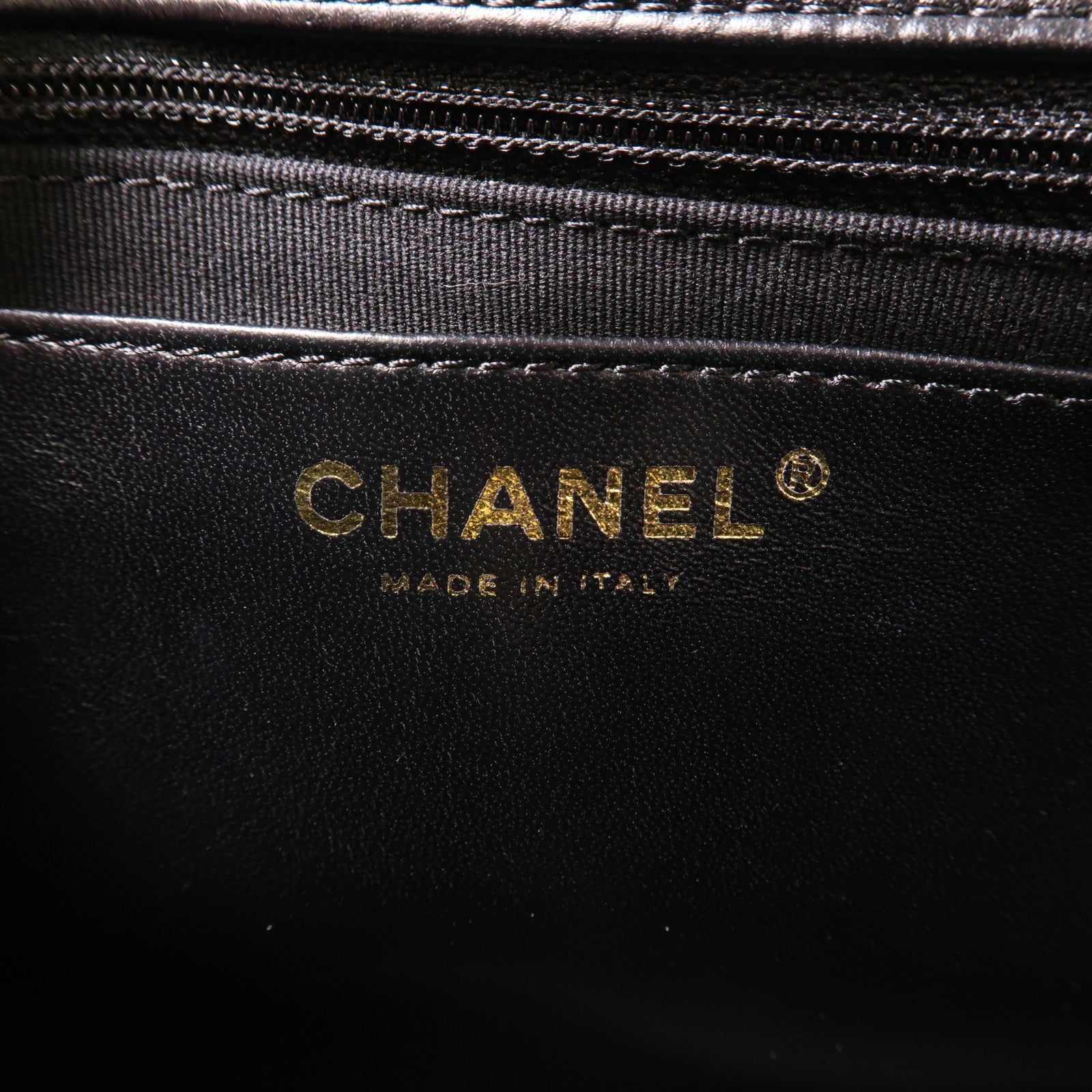 CHANEL 菱格羊皮皮革Chain Shoulder金扣鏈帶肩背袋黑色