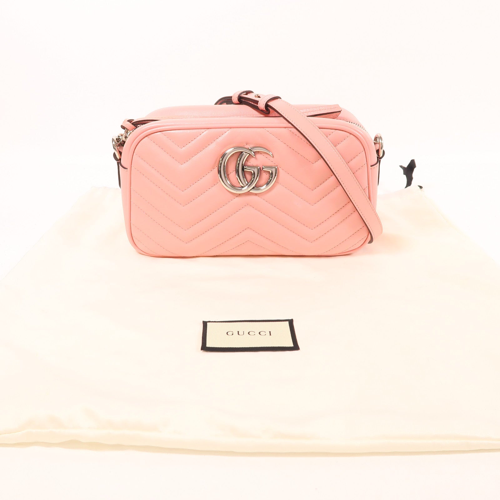 GUCCI 牛皮皮革GG Marmont銀扣肩背袋