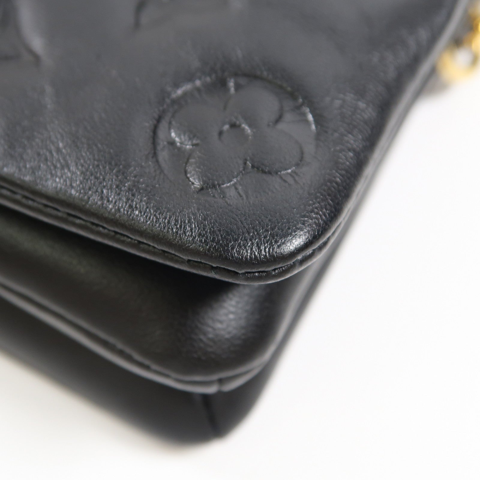 LOUIS VUITTON Monogram Embossed Pochette Coussin金扣鏈帶肩背袋黑色