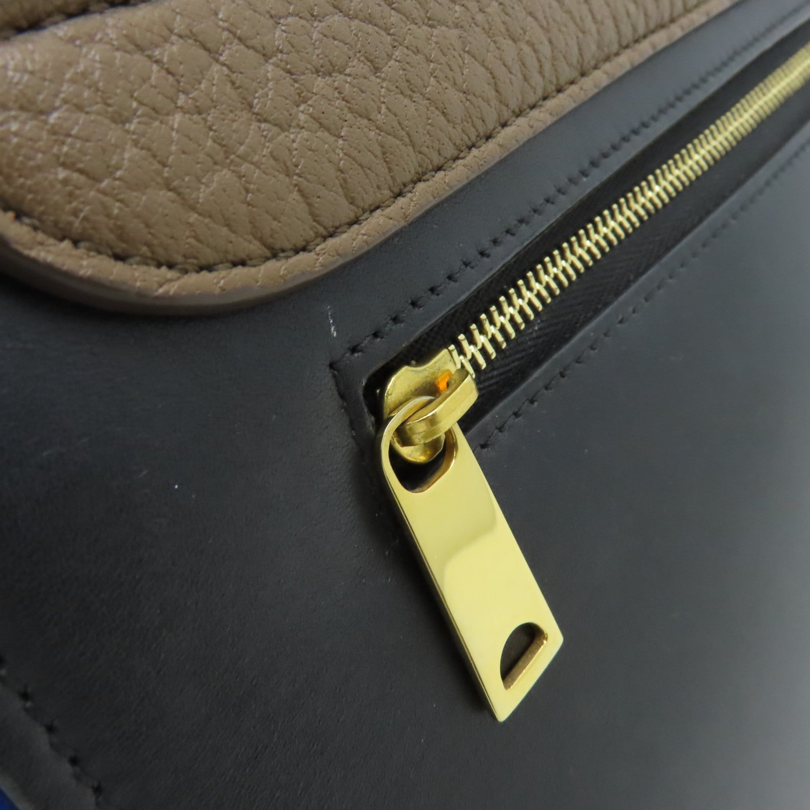 CELINE 【清倉大減價】牛皮皮革Trapeze金扣手挽肩背兩用袋棕色/黒色