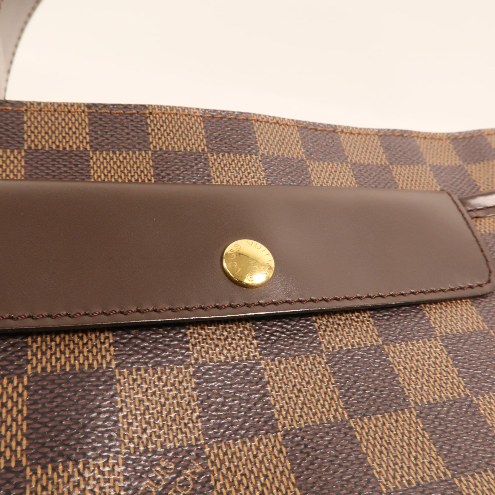 LOUIS VUITTON Damier Aubagne金扣肩背袋
