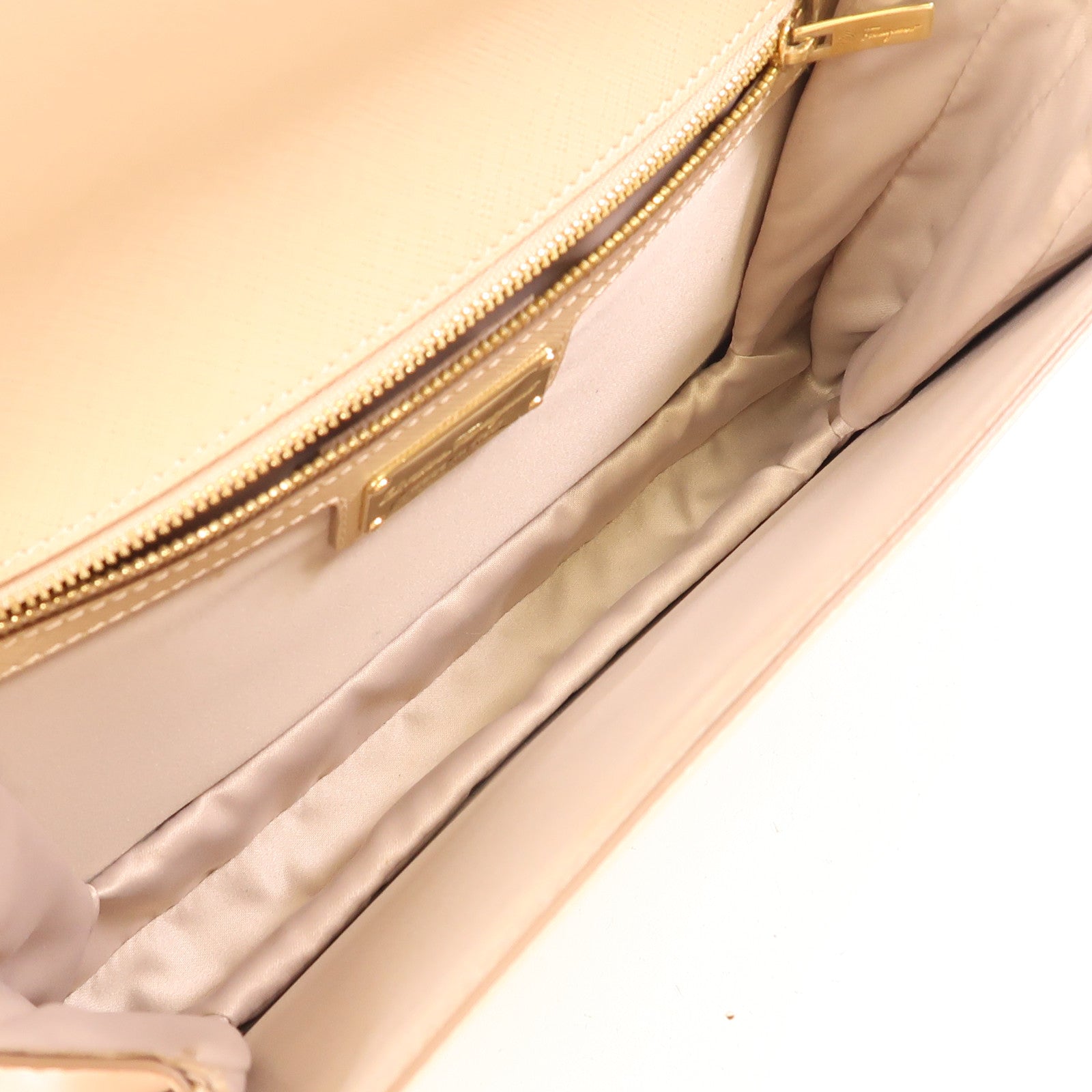 Salvatore Ferragamo 牛皮皮革Chain Shoulder金扣鏈帶肩背袋