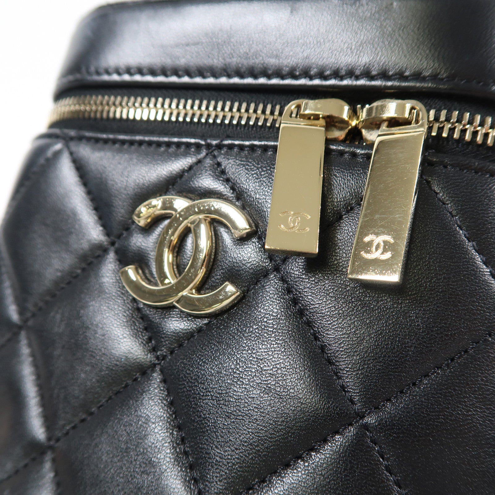 CHANEL 【激減優惠】羊皮皮革Trendy CC Vanity Case金扣鏈帶肩背袋