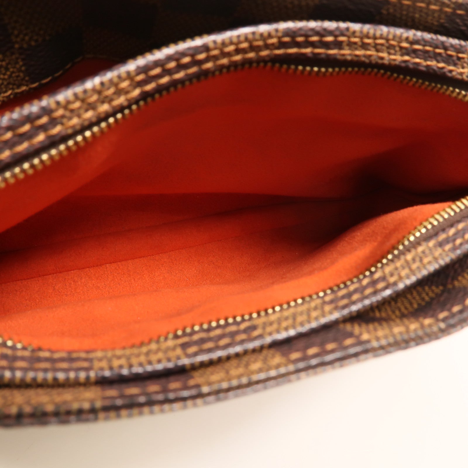 LOUIS VUITTON Damier Aubagne金扣肩背袋