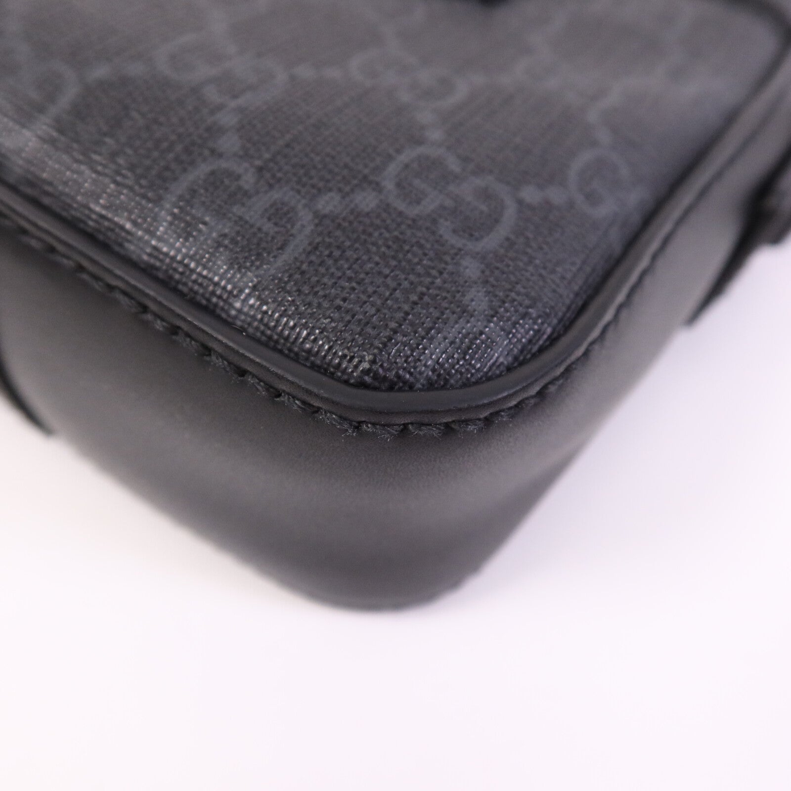 GUCCI 漆皮皮革GG Supreme Messenger銀扣肩背袋