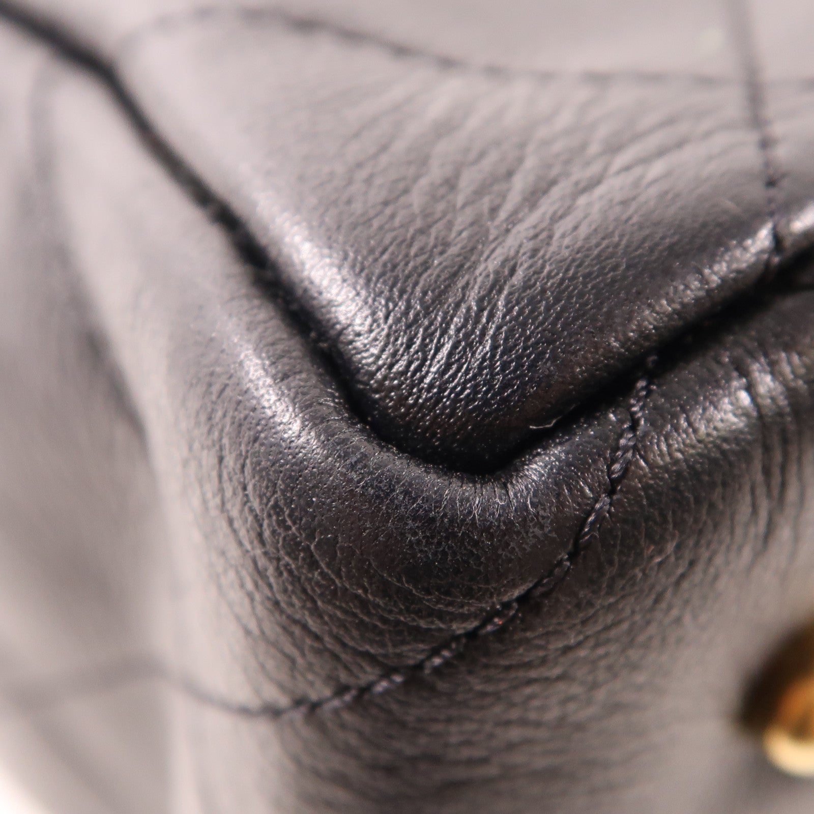 CHANEL 牛皮皮革Shoulder Bag金扣肩背袋
