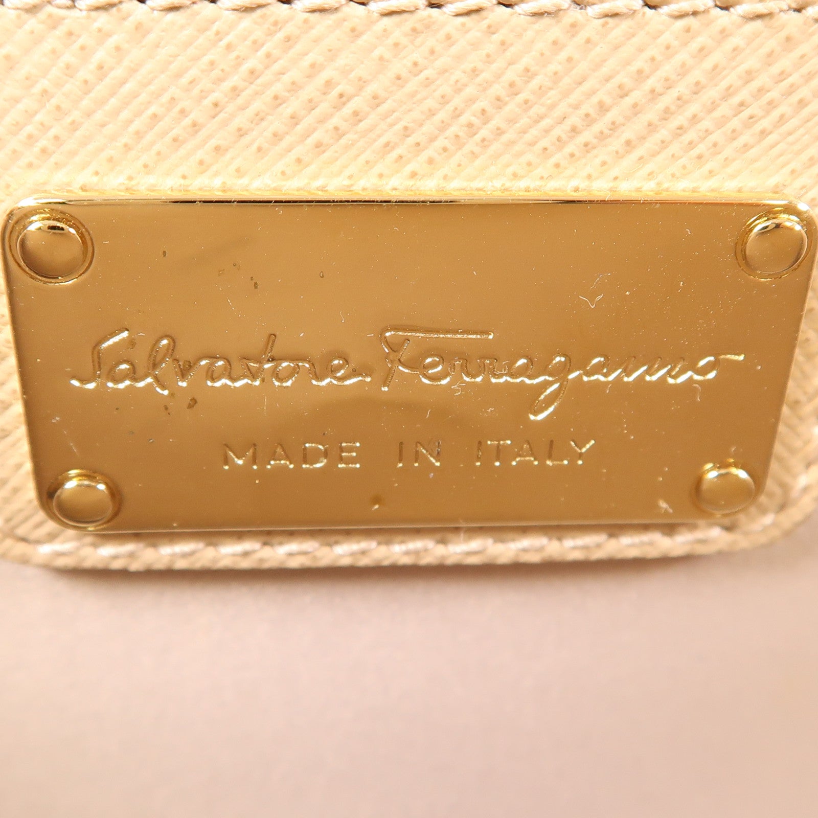 Salvatore Ferragamo 【激減優惠】牛皮皮革Chain Shoulder金扣鏈帶肩背袋